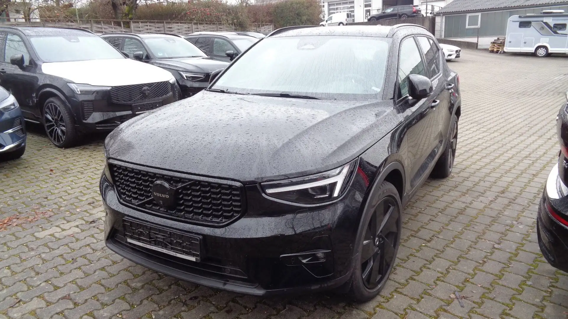 Volvo XC40 Plus Black Edition*360°*ACC*BLIS*MATRIX-LED Schwarz - 1