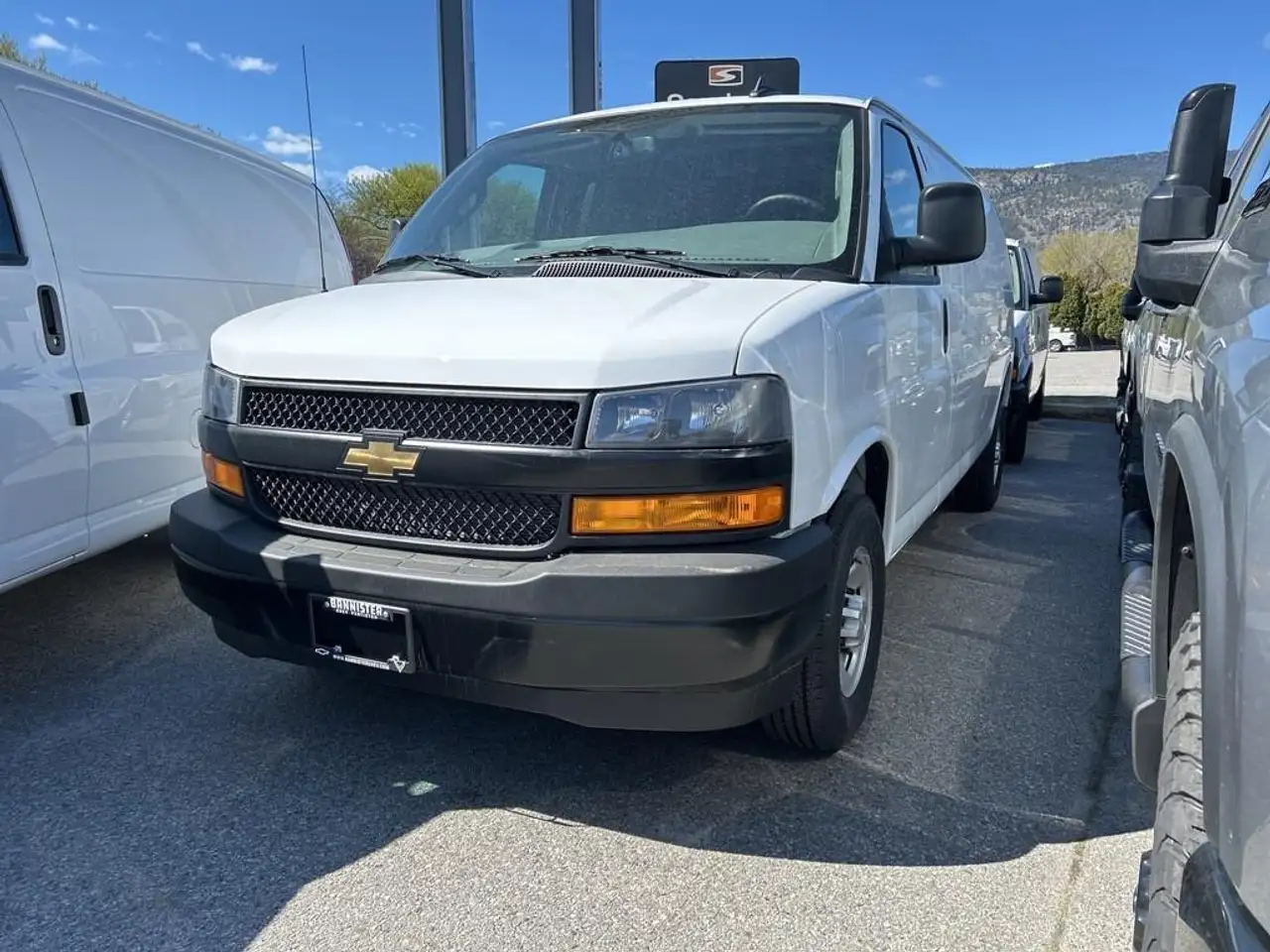 2025 Chevrolet Express 2500