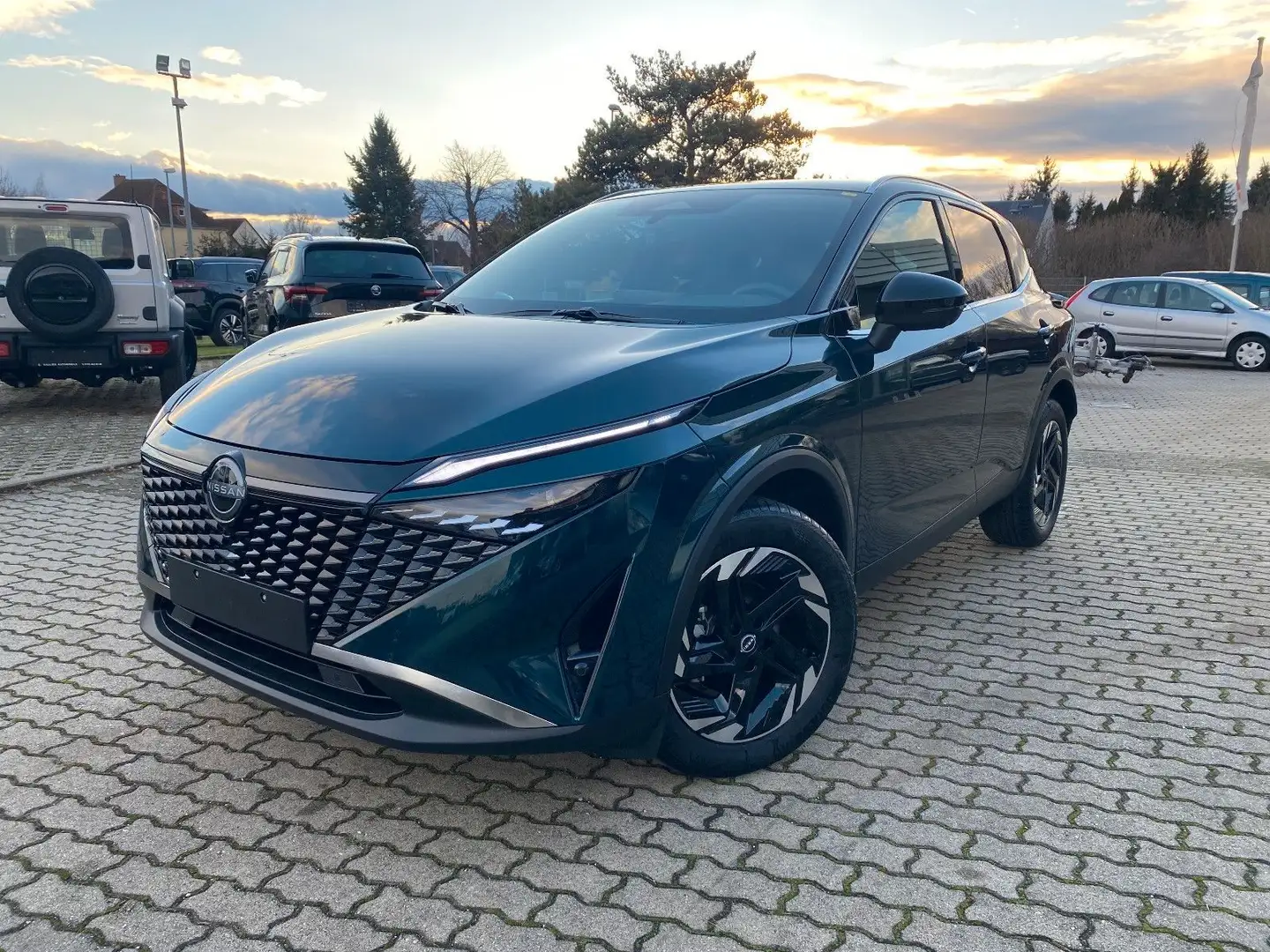 Nissan Qashqai 1.3 DIG-T MHEV X-Tronic N-Connecta 2FARB Grün - 1