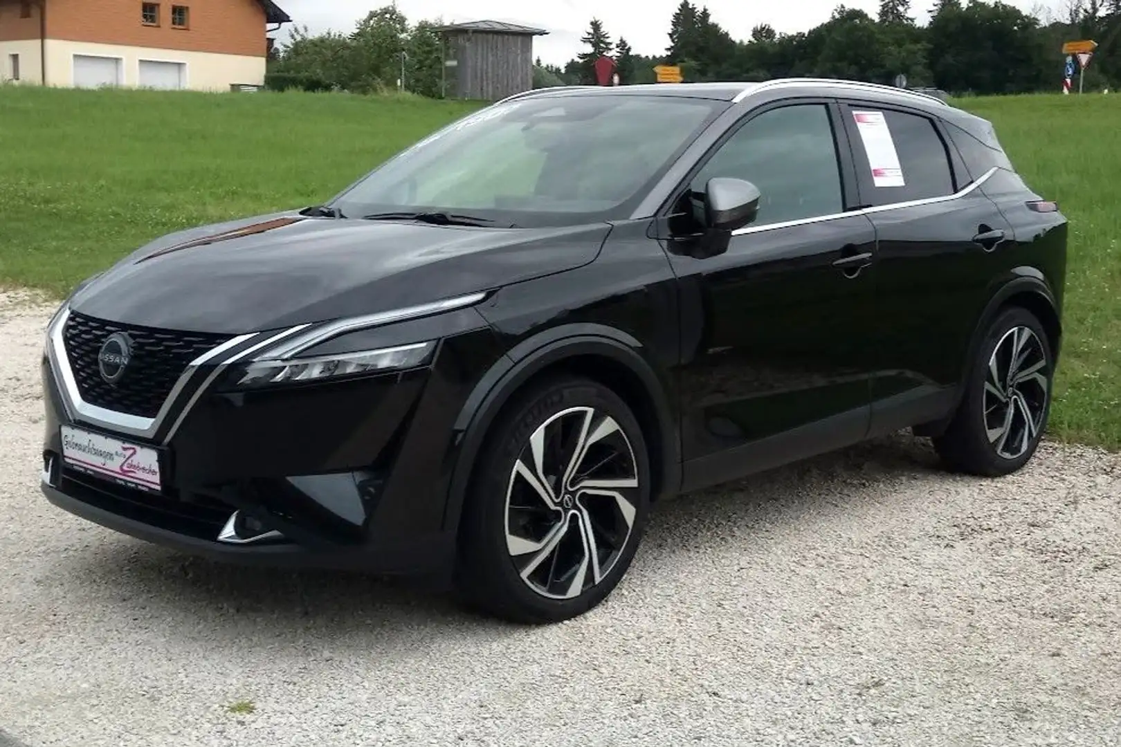 Nissan Qashqai Tekna+ 1.3 DIG-T MHEV Xtronic LED/AHK Schwarz - 1
