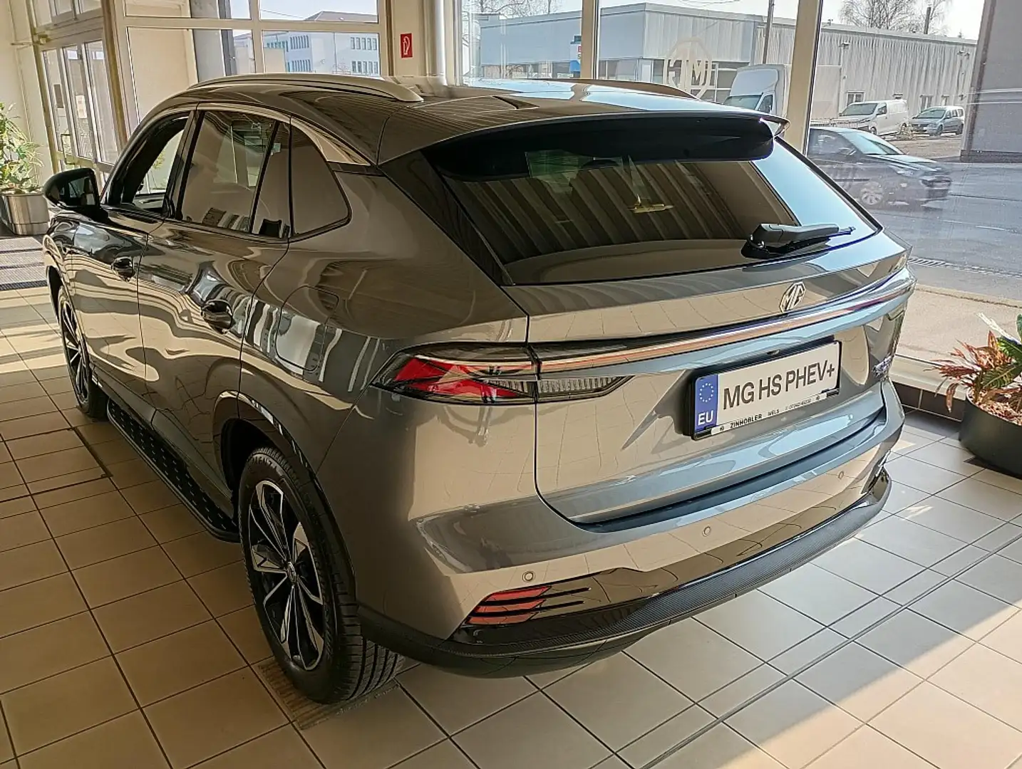 MG HS PHEV+ Luxury 21,4kWh Aut. Grau - 2