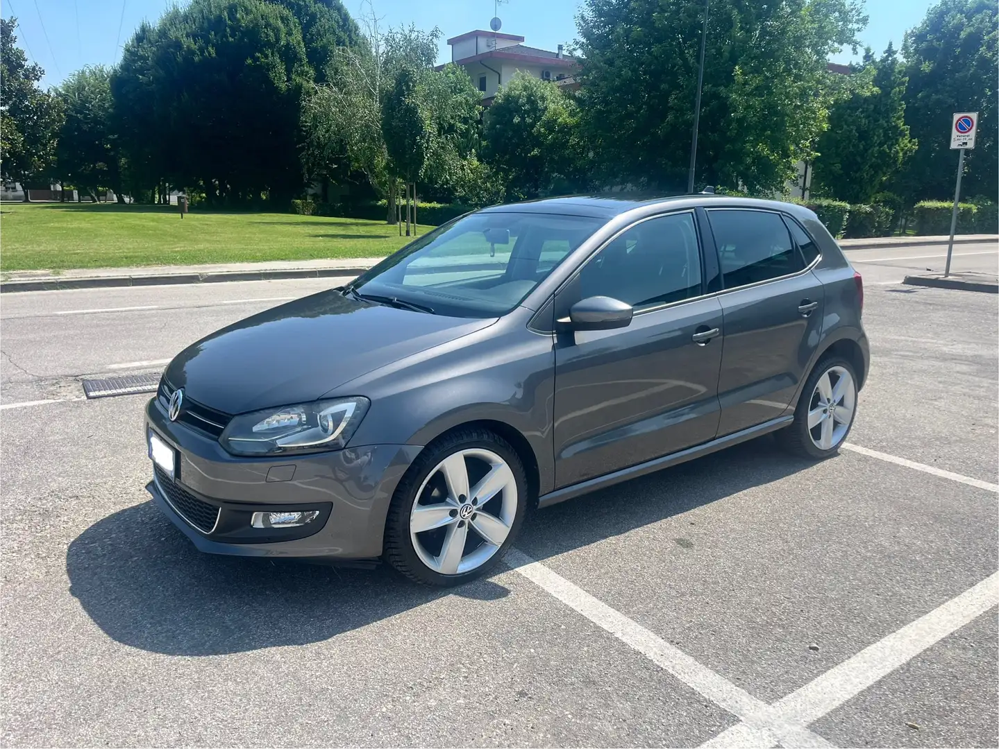 Volkswagen Polo Polo 5p 1.6 tdi Highline 90cv dsg Grigio - 1