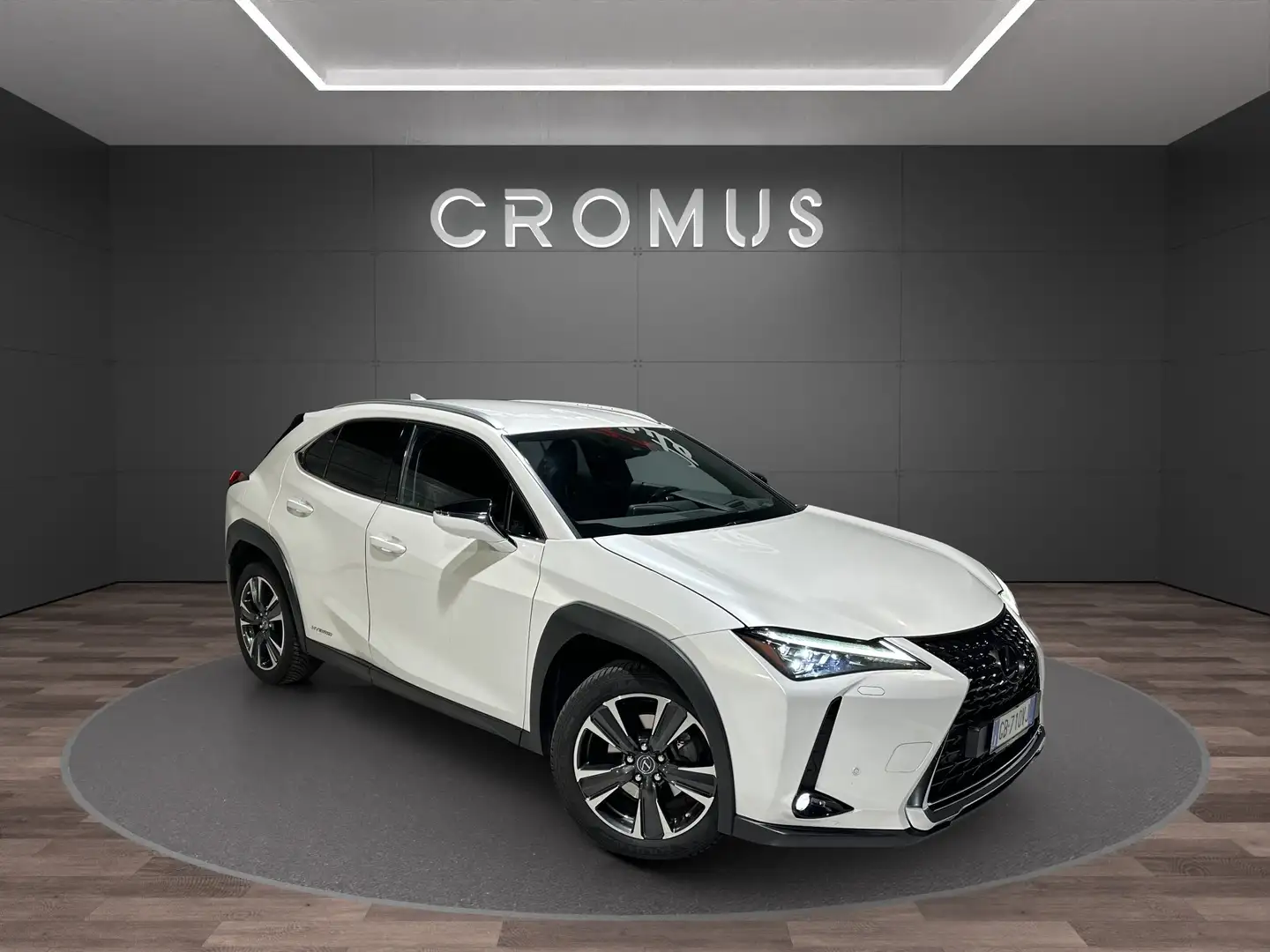 Lexus UX 200 250h 2.0 Luxury 2wd cvt - 2