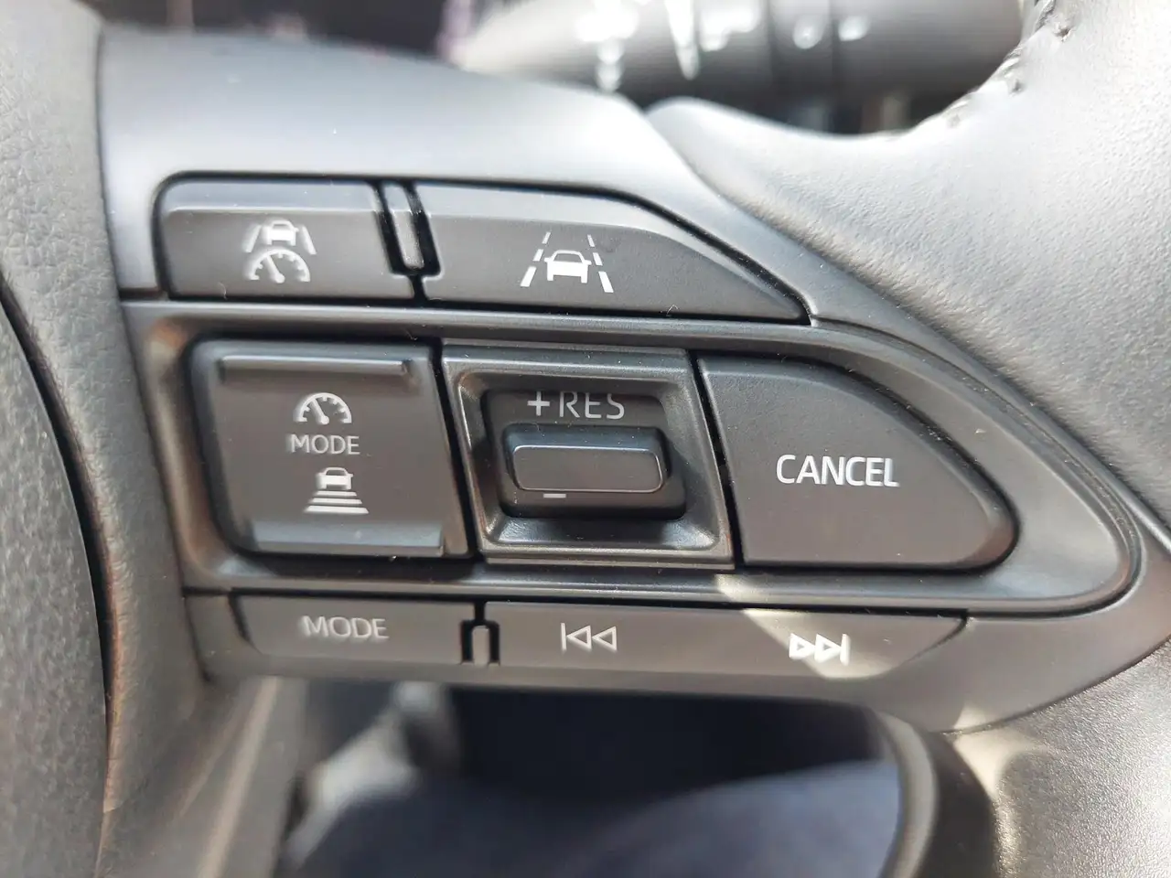 Toyota Yaris Cross 1.5 VVT-ie Hybrid 85kW Executive CVT, миниатюра 21