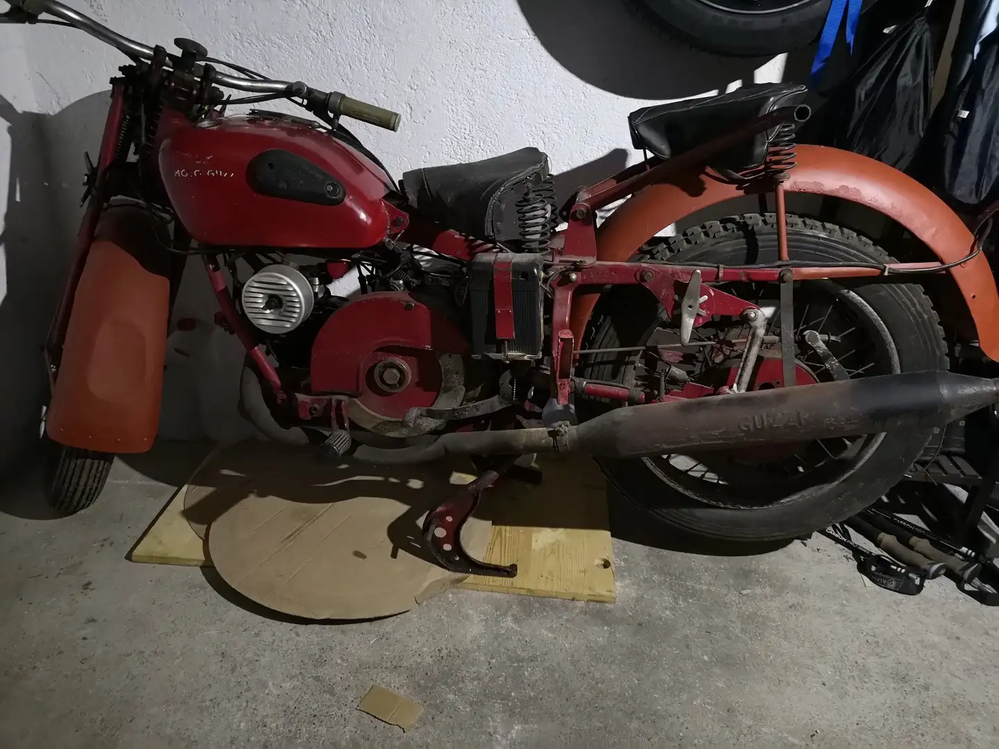 Moto Guzzi Superalce alce Red - 1