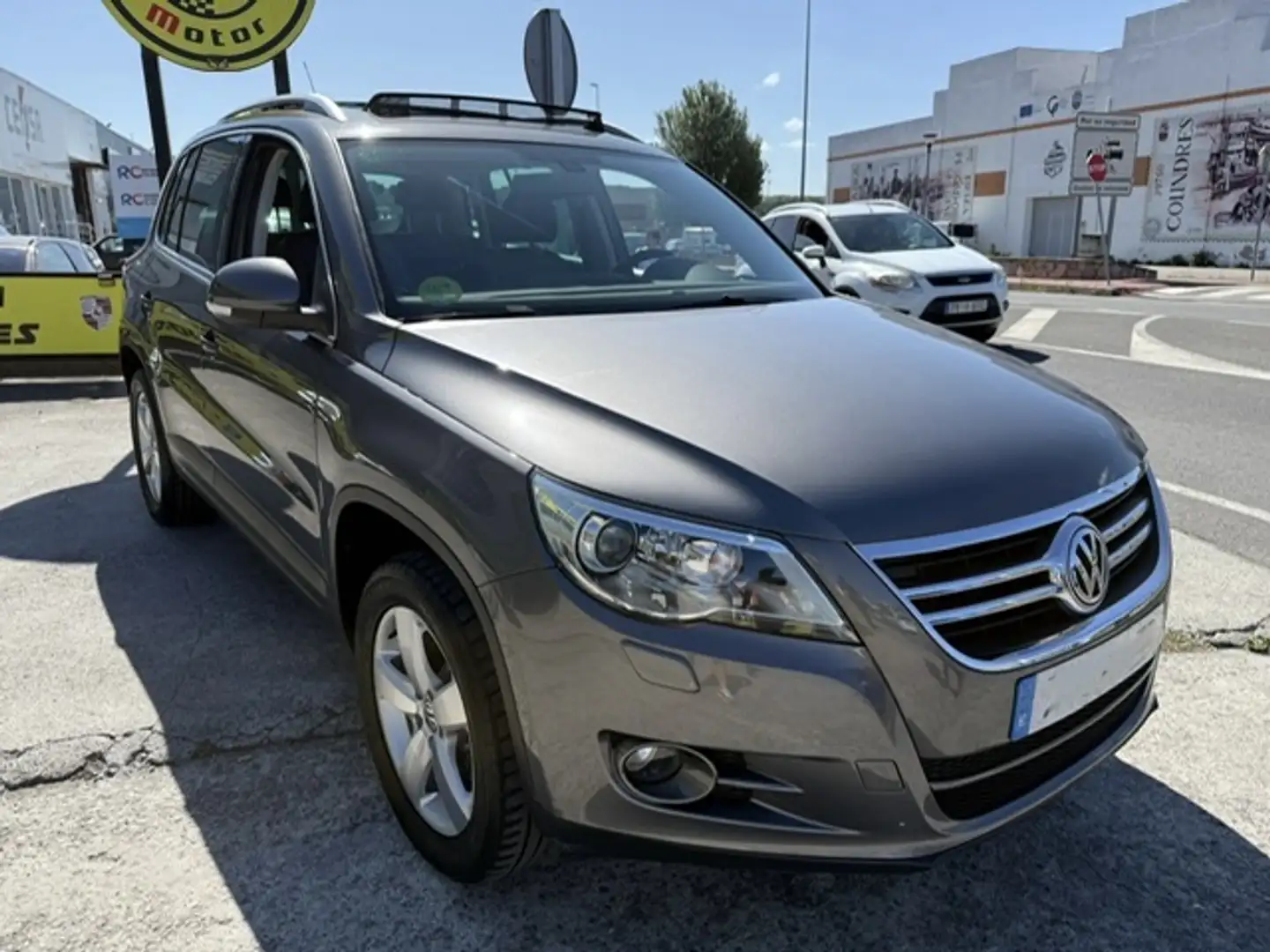 Volkswagen Tiguan 2.0TSI Sport 200 Gris - 1
