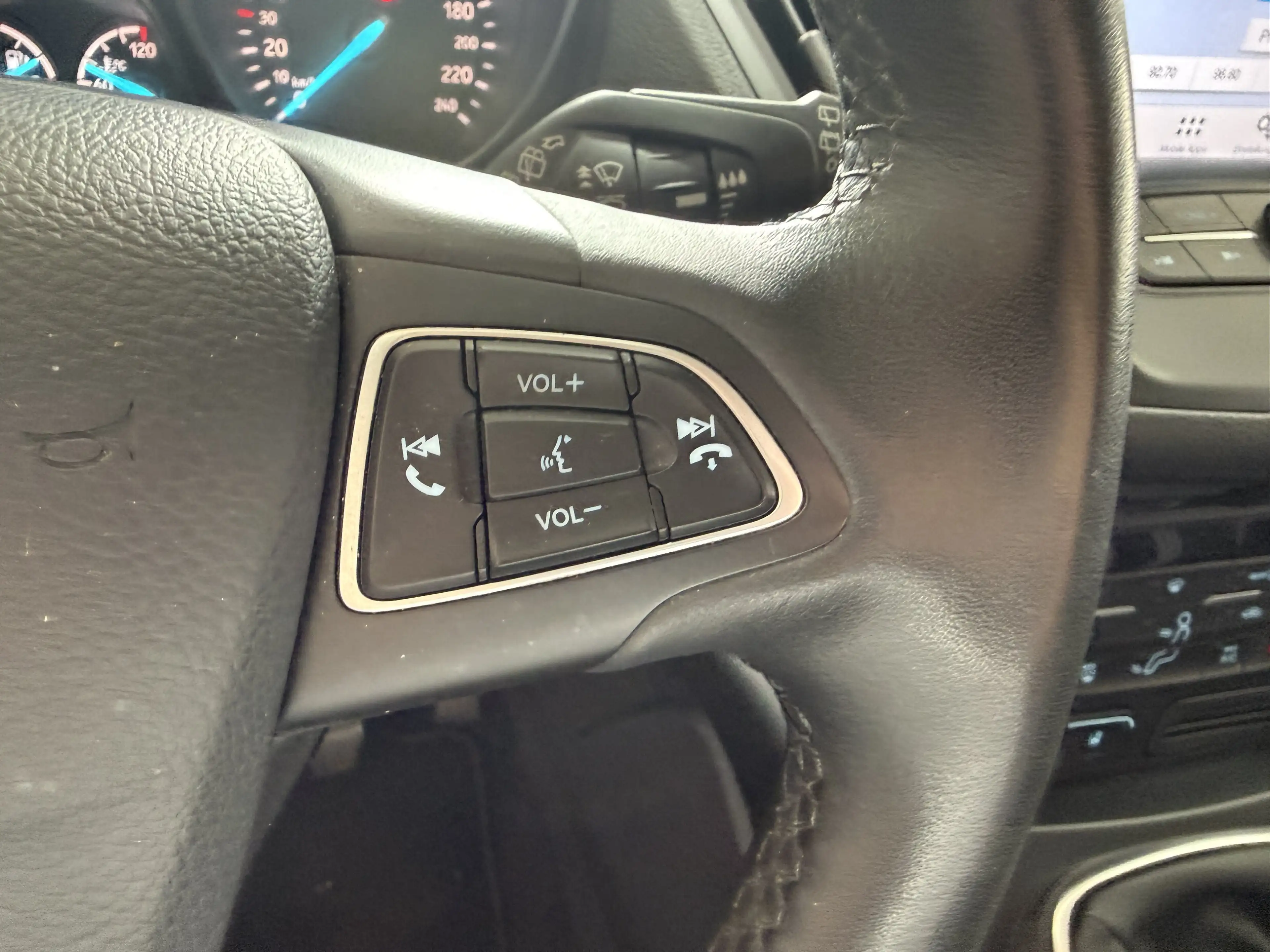 Ford Kuga Cool & Connect Winter-Paket / AHK / Rückfahrkamera — photo 14