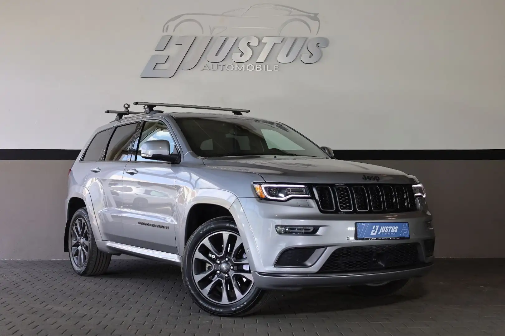 Jeep Grand Cherokee 5.7L V8 HighAltitude/GAS/VOLL/R20 Silber - 1