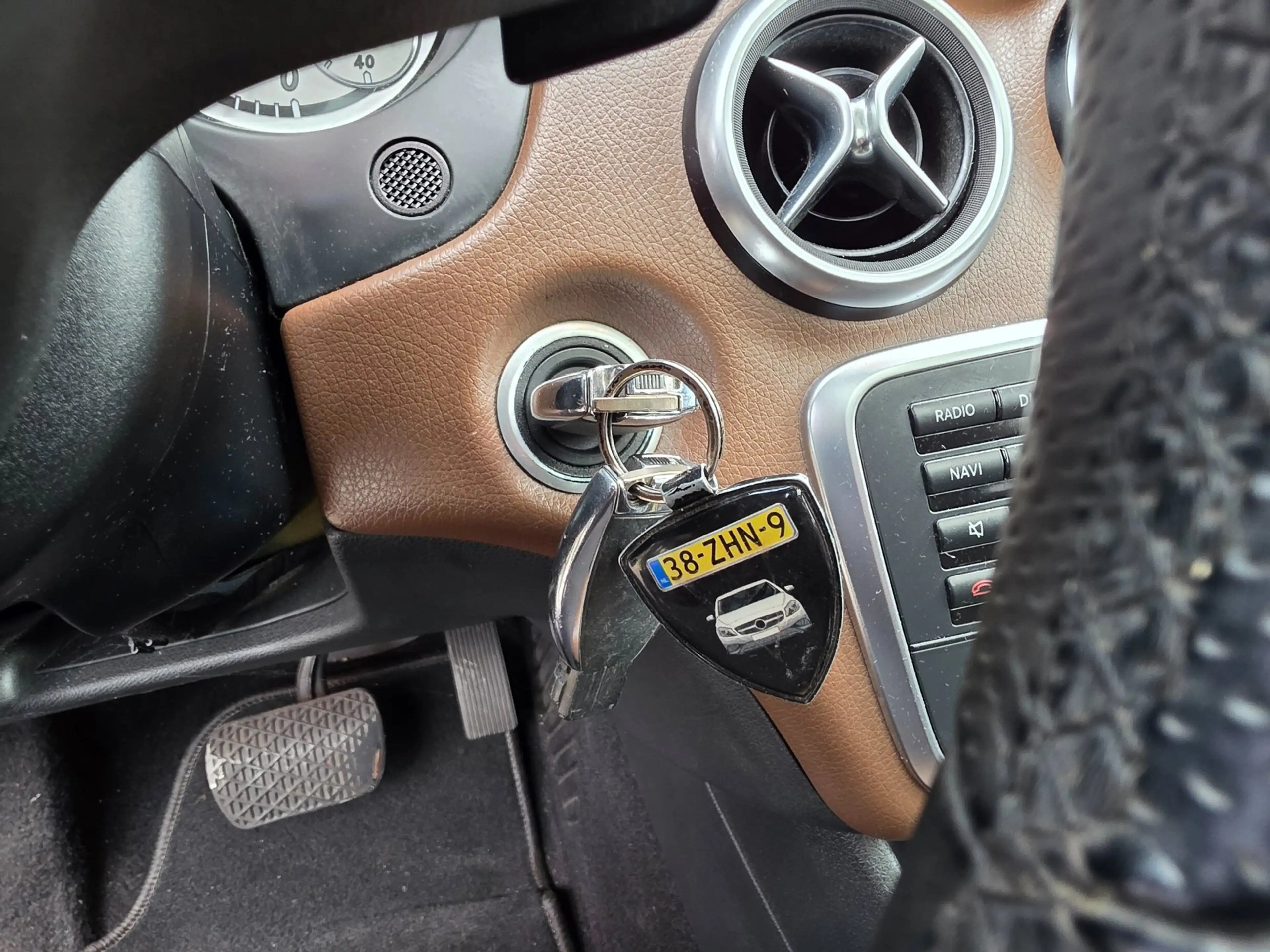 Mercedes-Benz A 200 Ambition Automaat Panorama dak leerbekeleding memo — photo 12