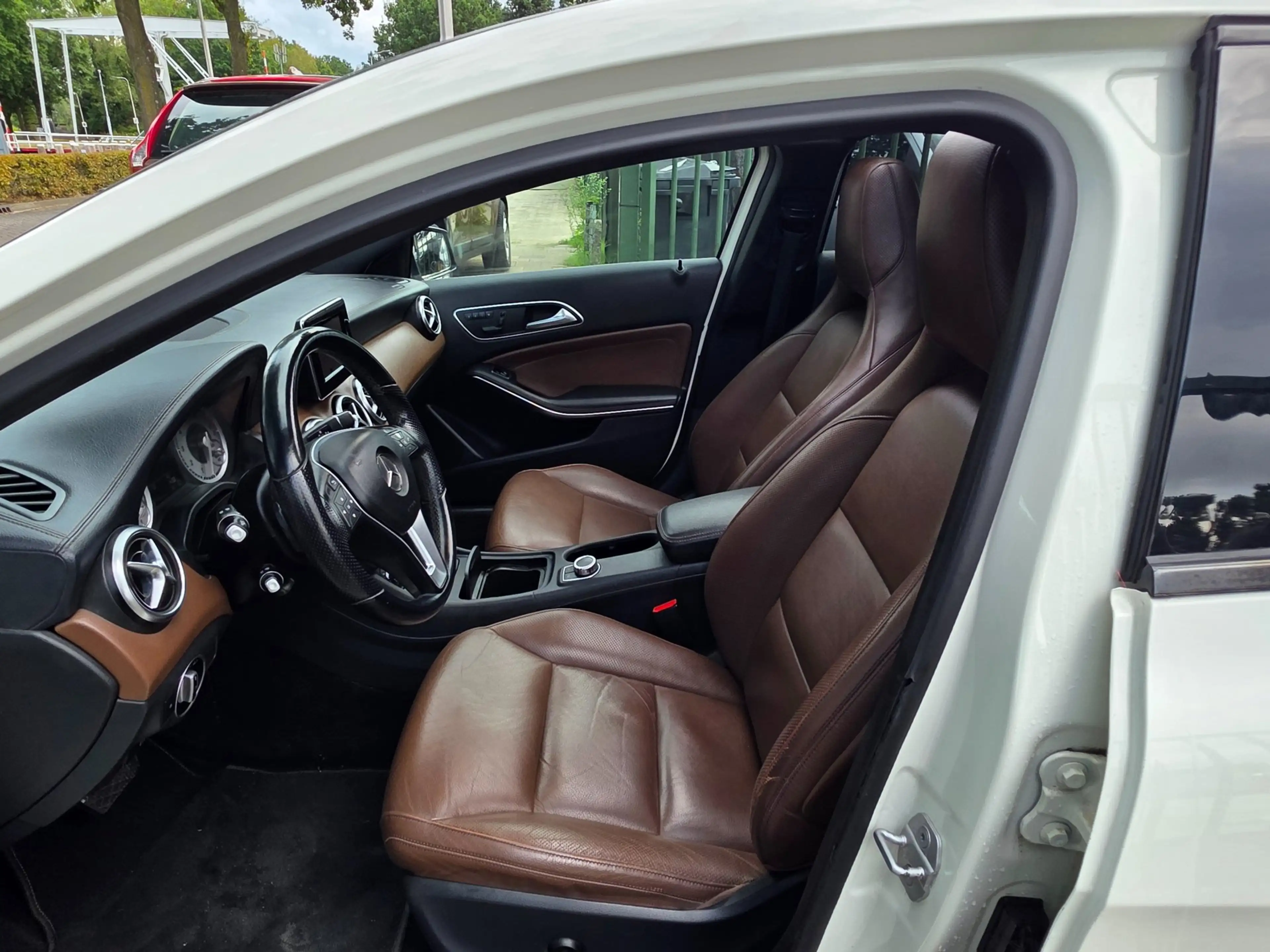 Mercedes-Benz A 200 Ambition Automaat Panorama dak leerbekeleding memo — photo 17