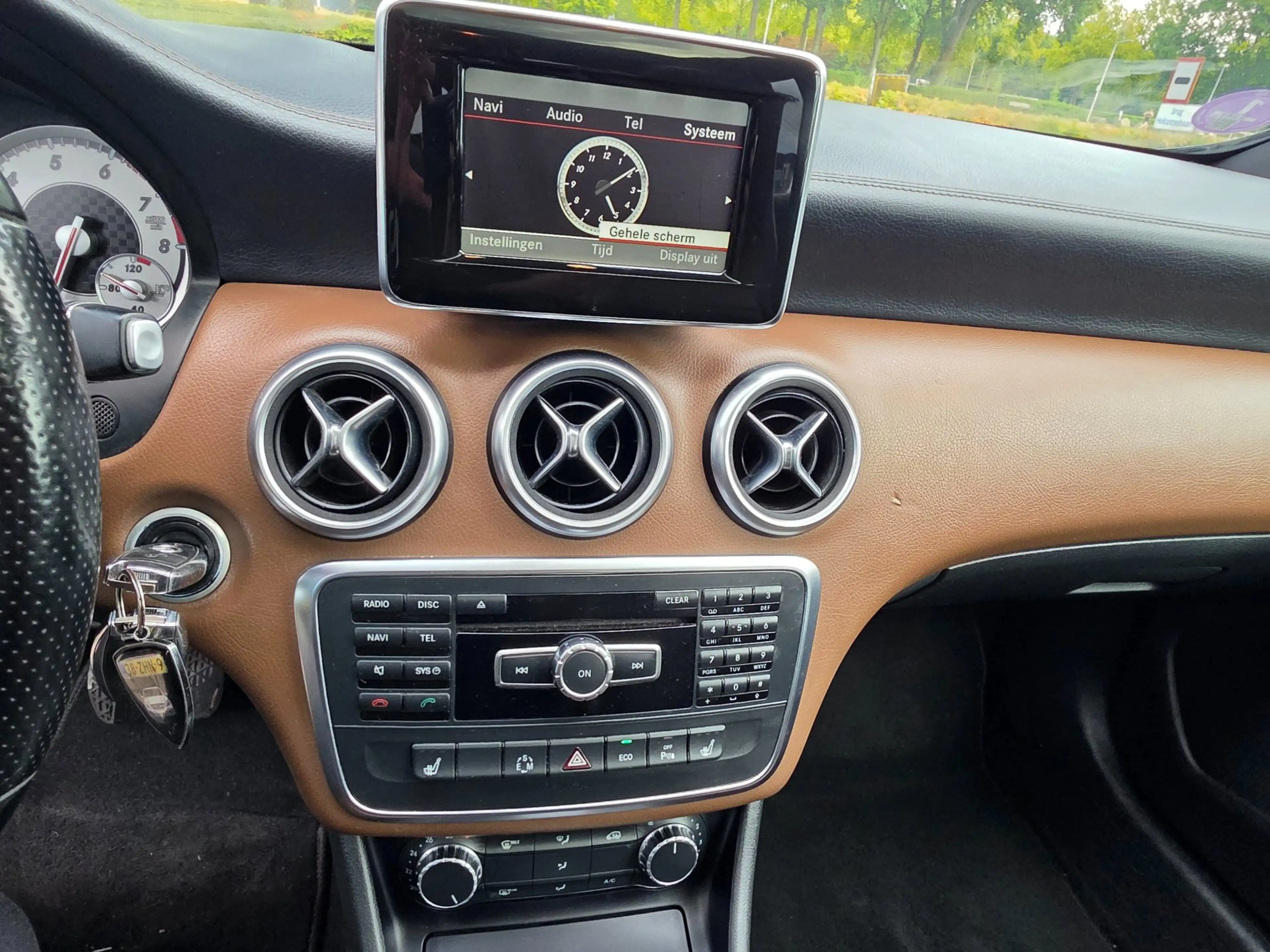 Mercedes-Benz A 200 Ambition Automaat Panorama dak leerbekeleding memo — photo 15