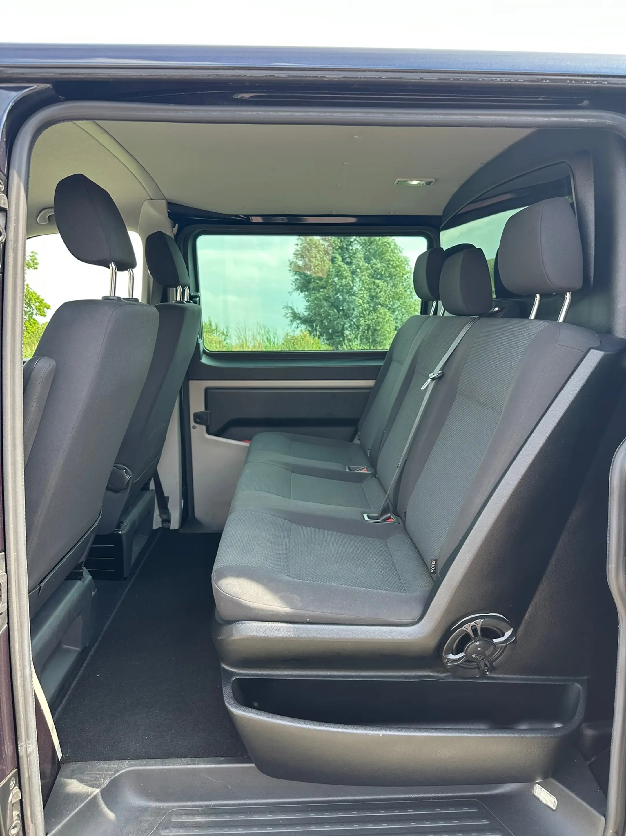 Volkswagen Transporter 2.0 TDI L2H1 DC Highline, 2x Schuifdeur, LED, Adap — photo 11