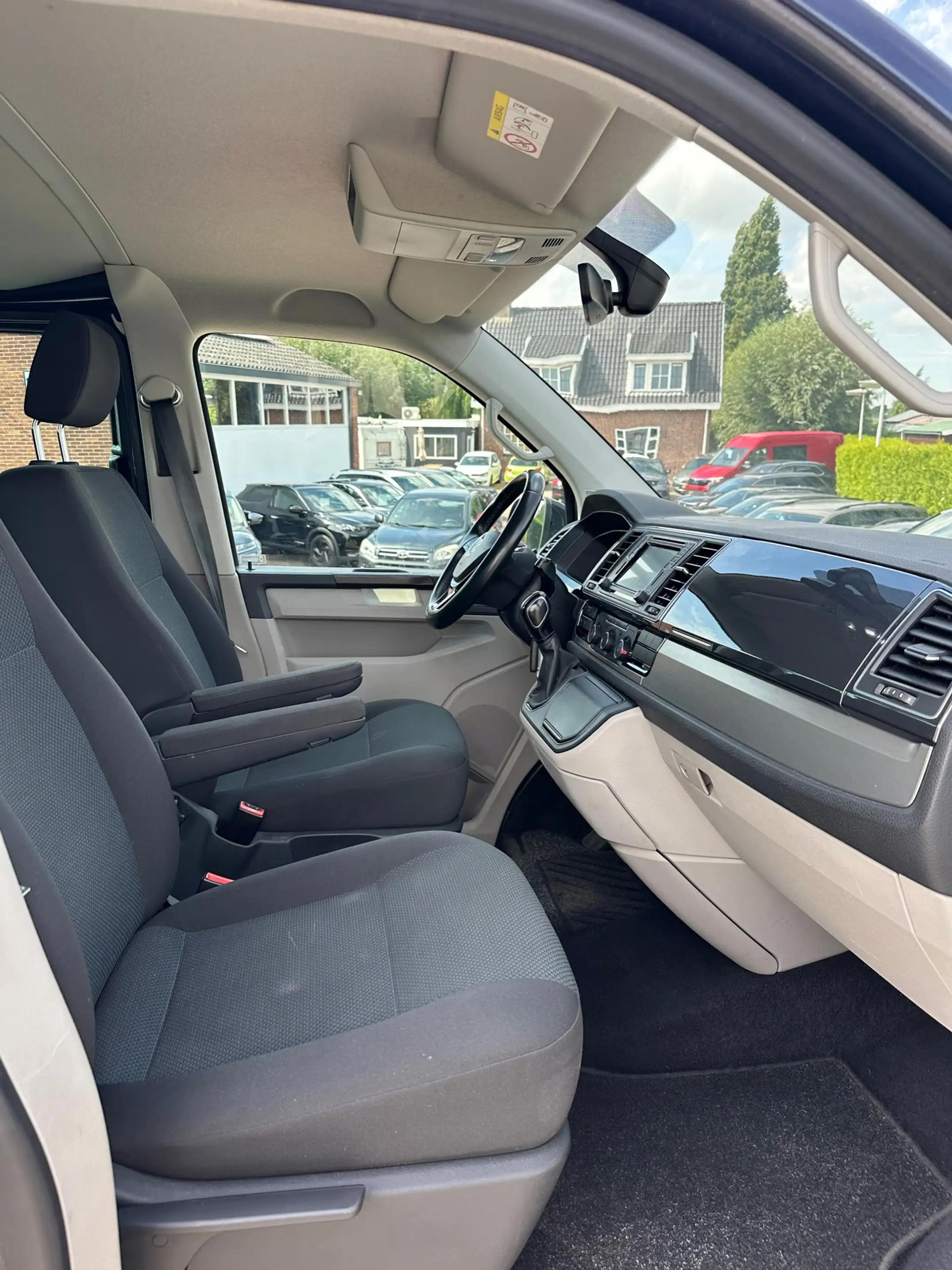 Volkswagen Transporter 2.0 TDI L2H1 DC Highline, 2x Schuifdeur, LED, Adap — photo 14