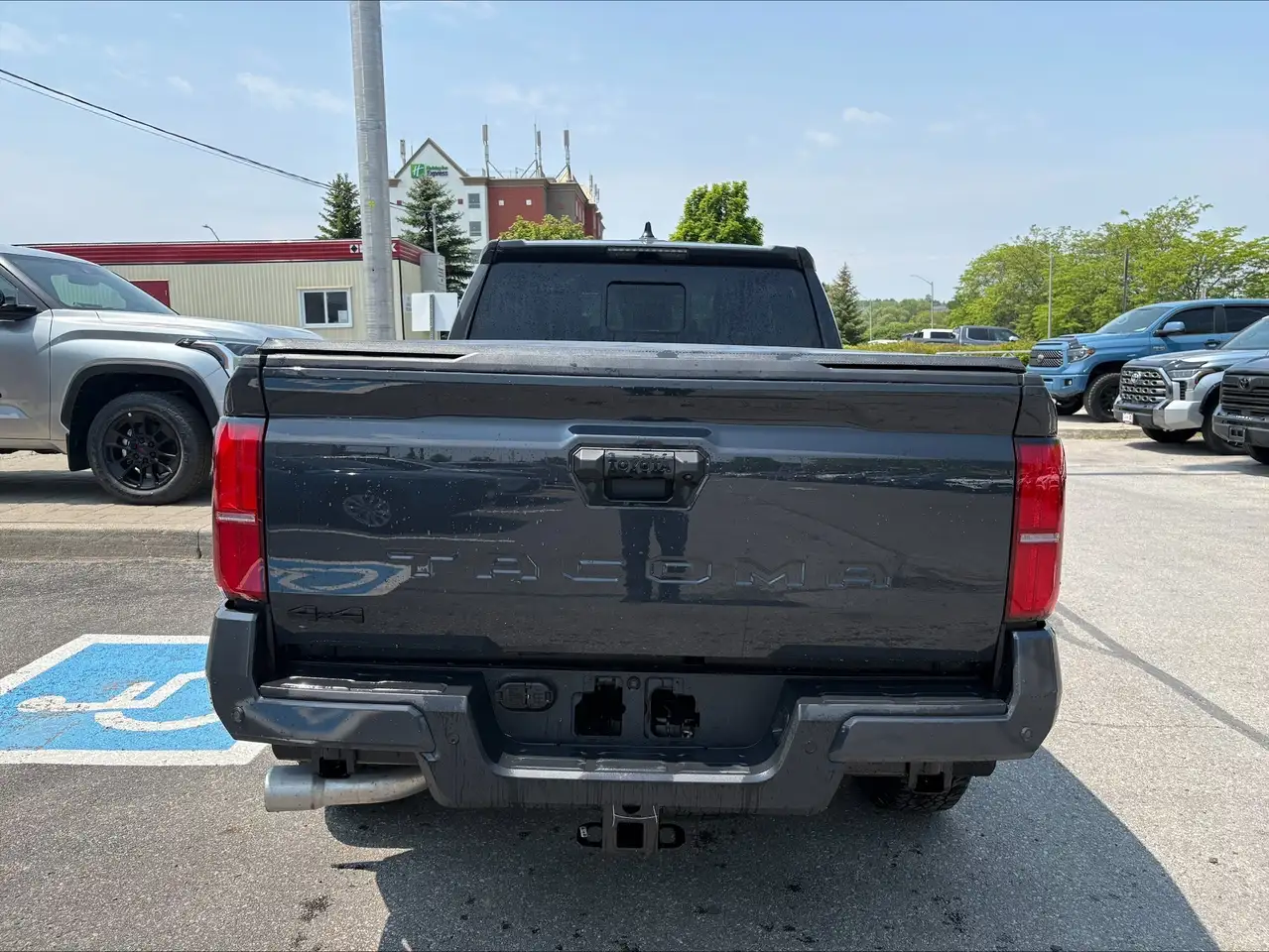 Toyota Tacoma снимка Toyota Tacoma