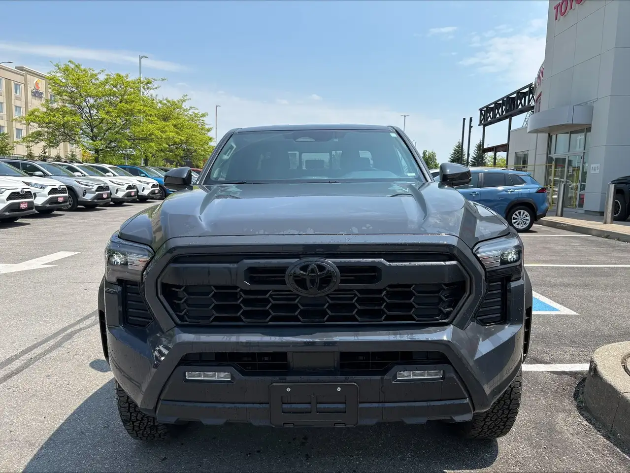 Toyota Tacoma снимка Toyota Tacoma