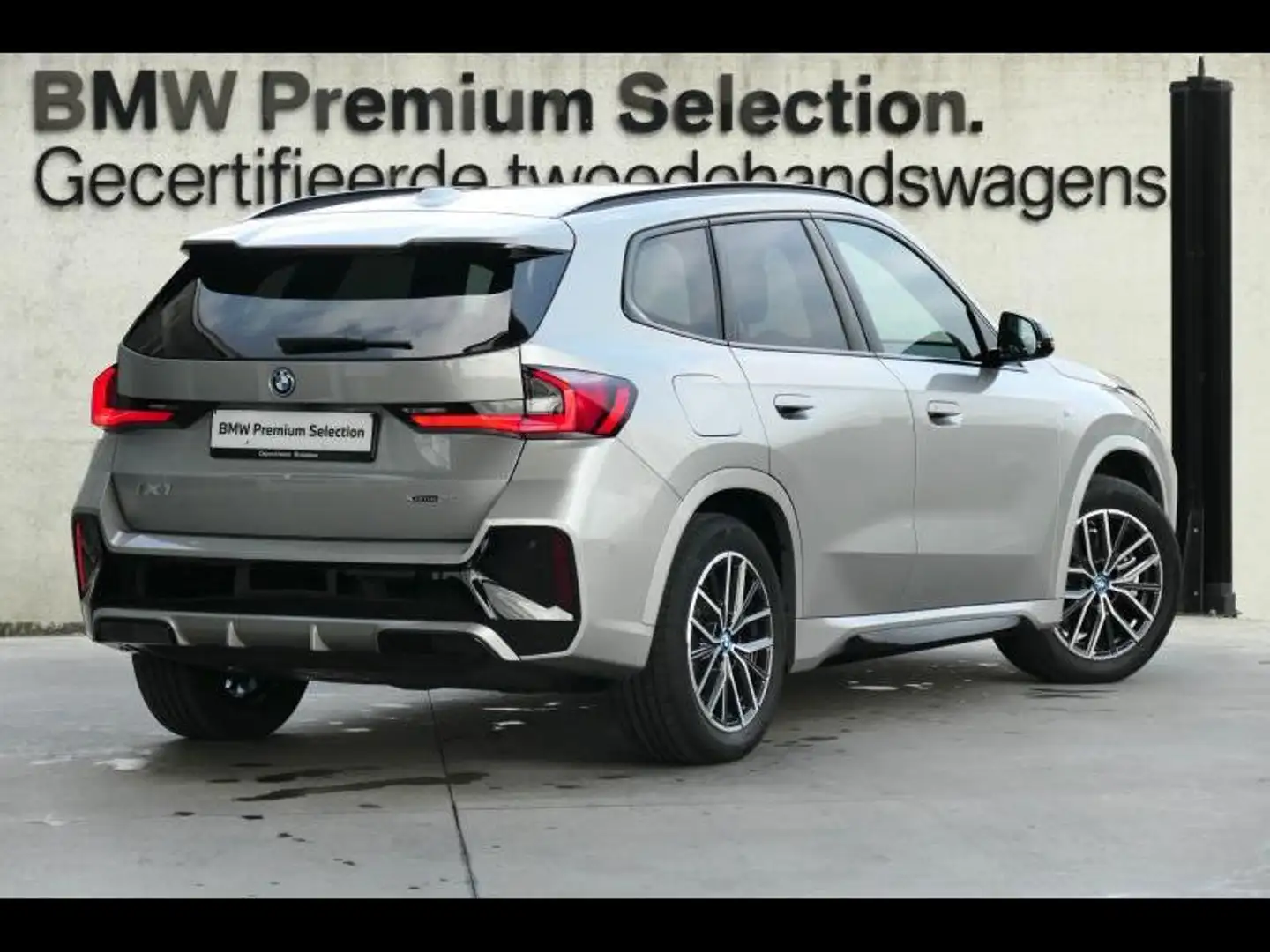 BMW iX1 xDrive30 M Sport | PANO | DRIV Grau - 2