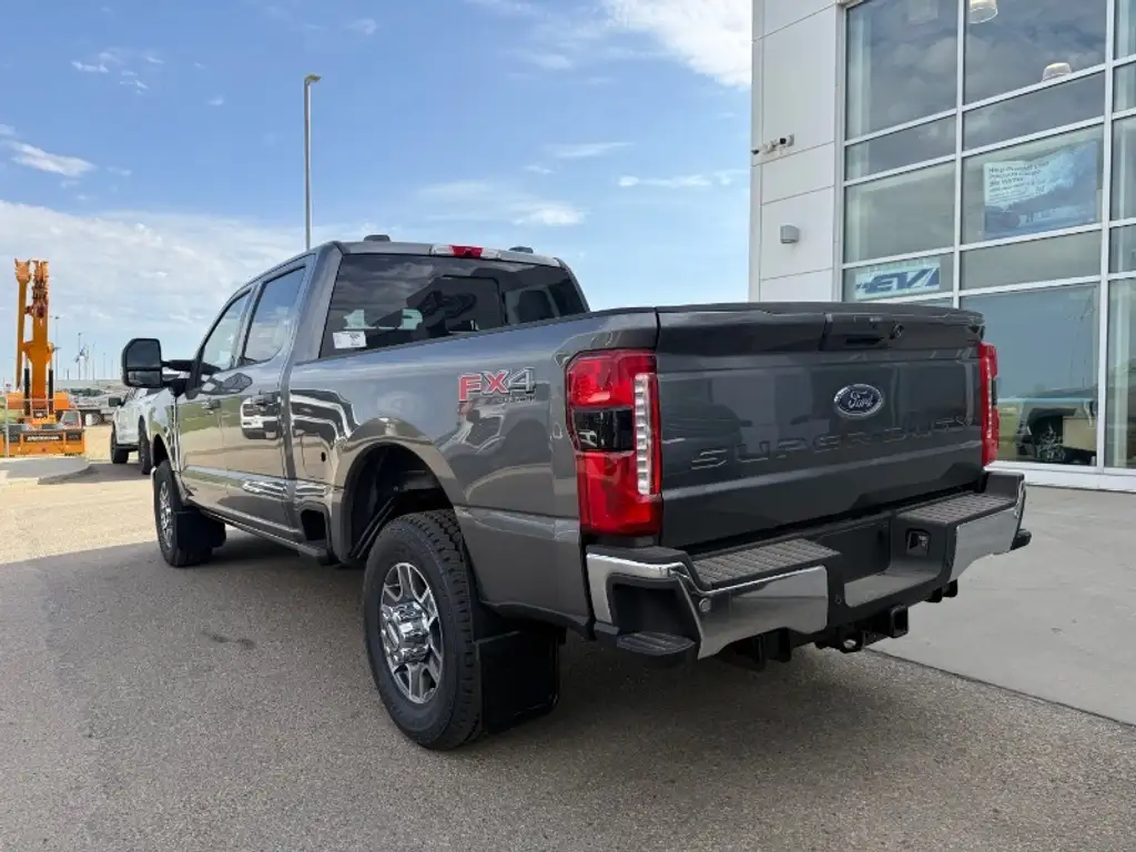 Ford F-350 Super Duty 2026 photo 5