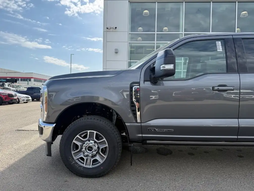 Ford F-350 Super Duty 2026 photo 3