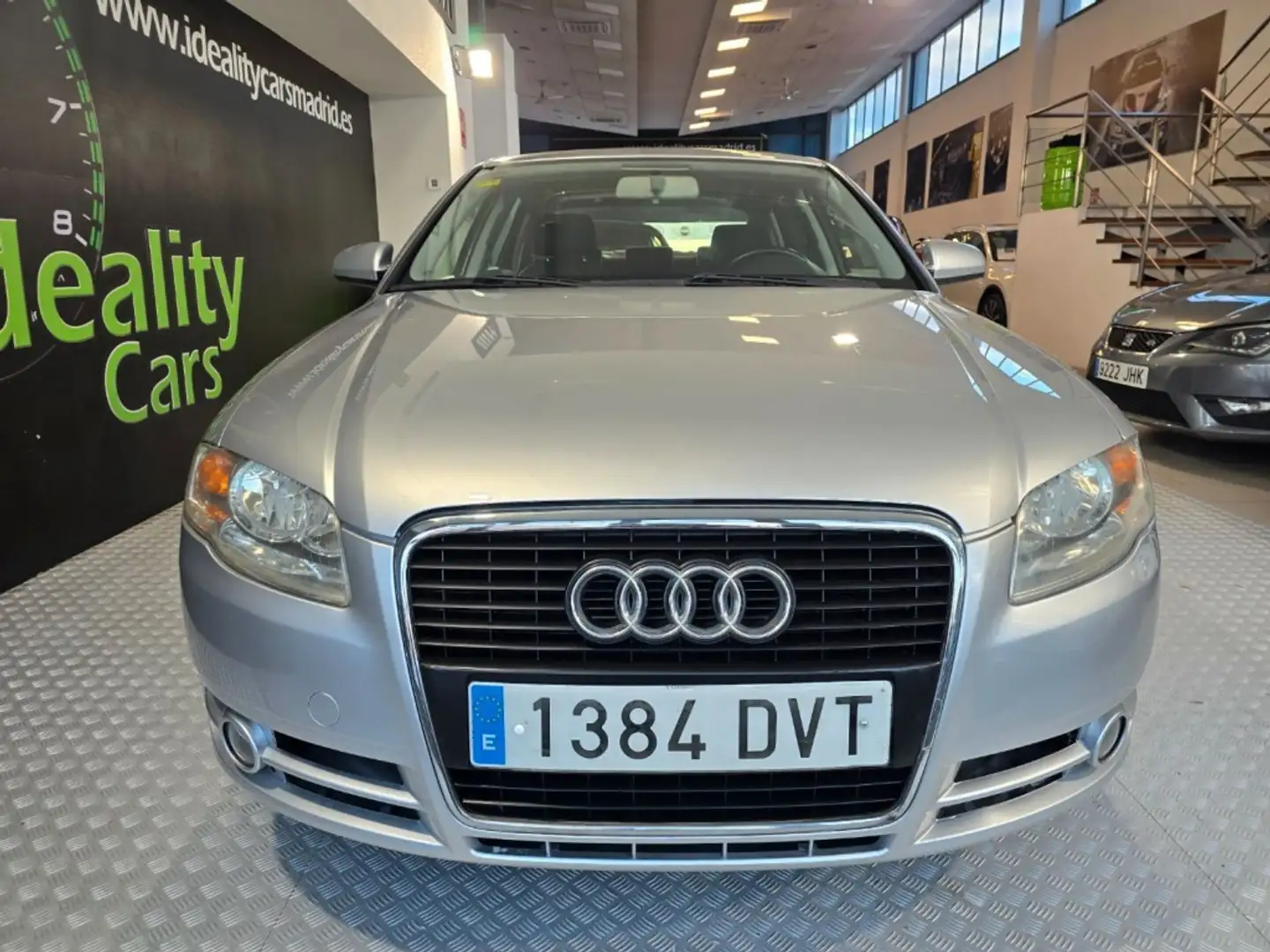 Audi A4 2.5TDI Gris - 2