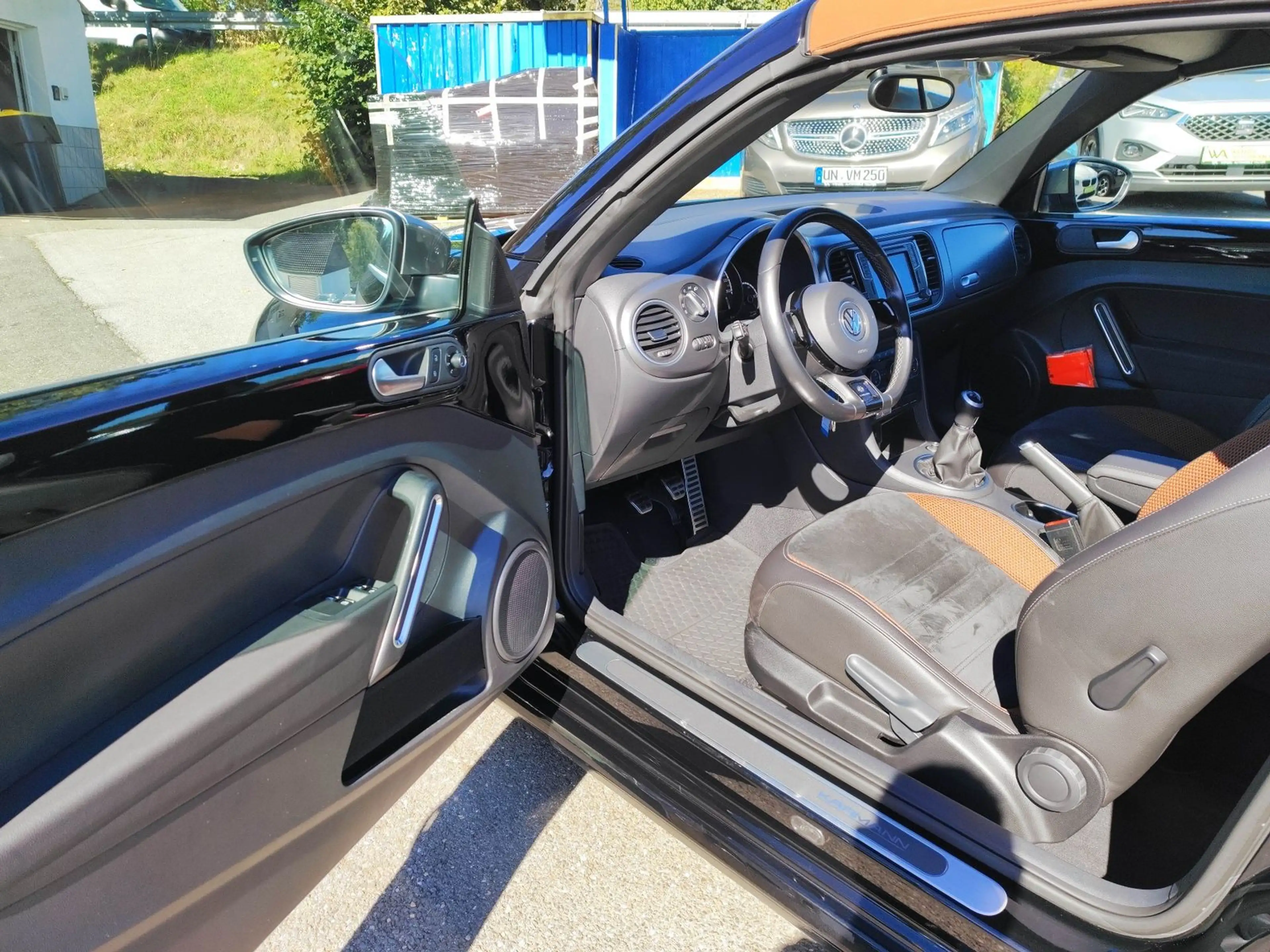 Volkswagen Beetle Cabriolet 2.0TSI Karmann Sport *ALCANTARA — photo 10