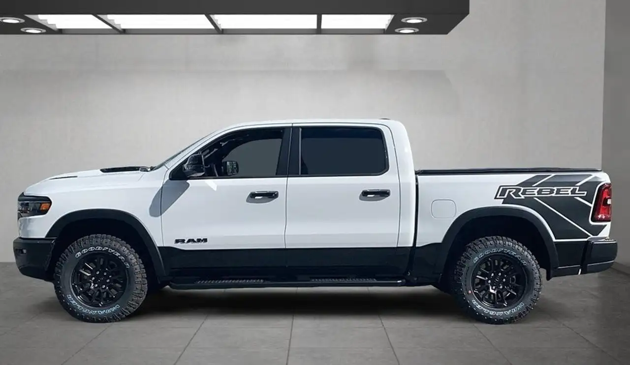 RAM 1500 снимка RAM 1500