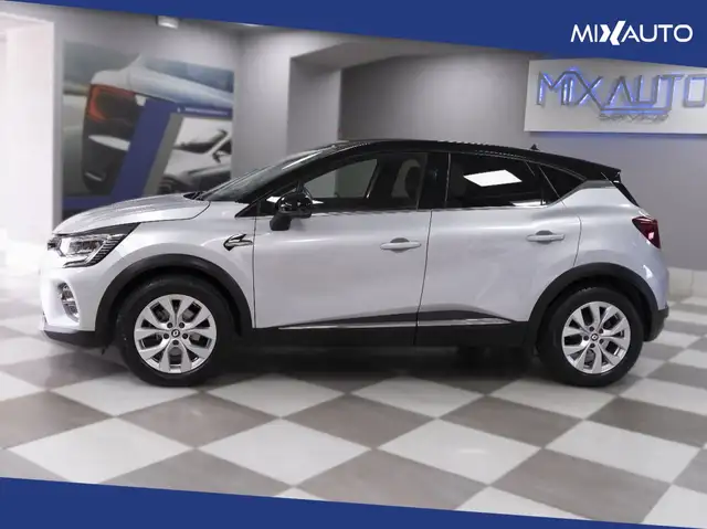 Renault Captur view 3