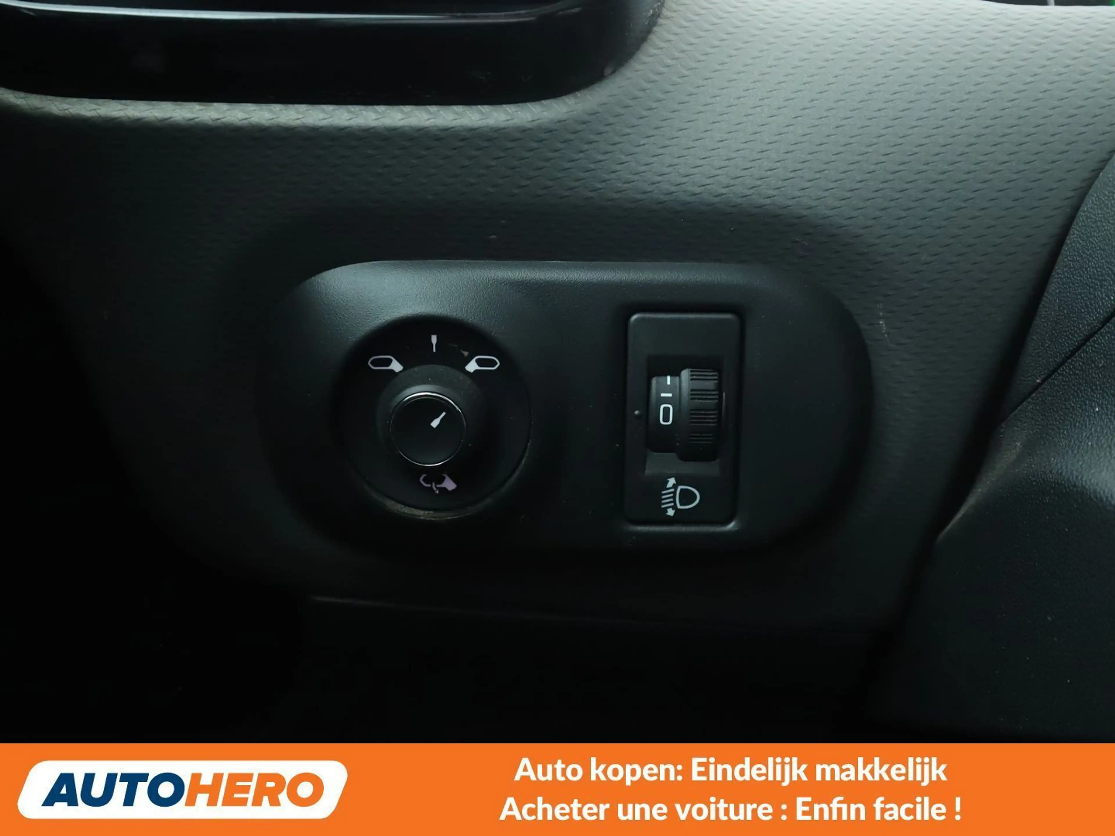 Citroen C4 Cactus 1.2 e-THP Shine — photo 12