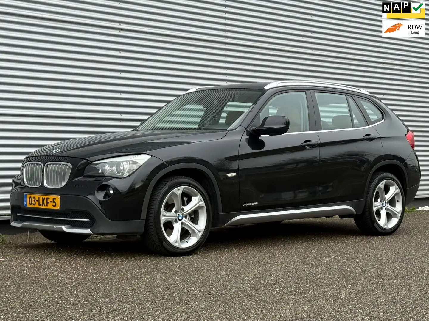 BMW X1 XDrive28 Executive Leder, Cruise, PDC, APK, NAP, T Zwart - 1