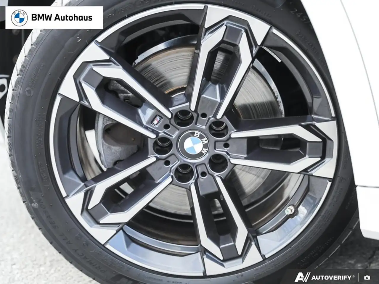 BMW X1 photo BMW X1