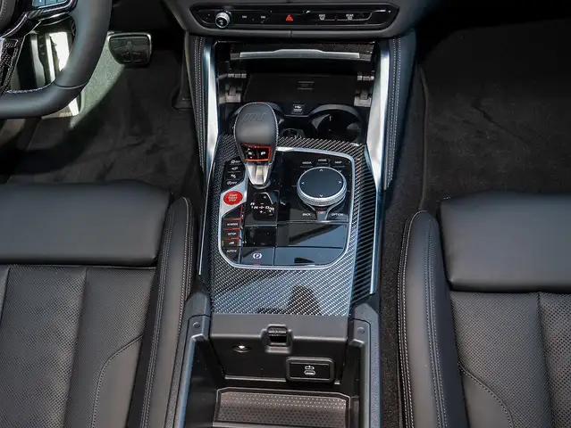 BMW M4 view 8