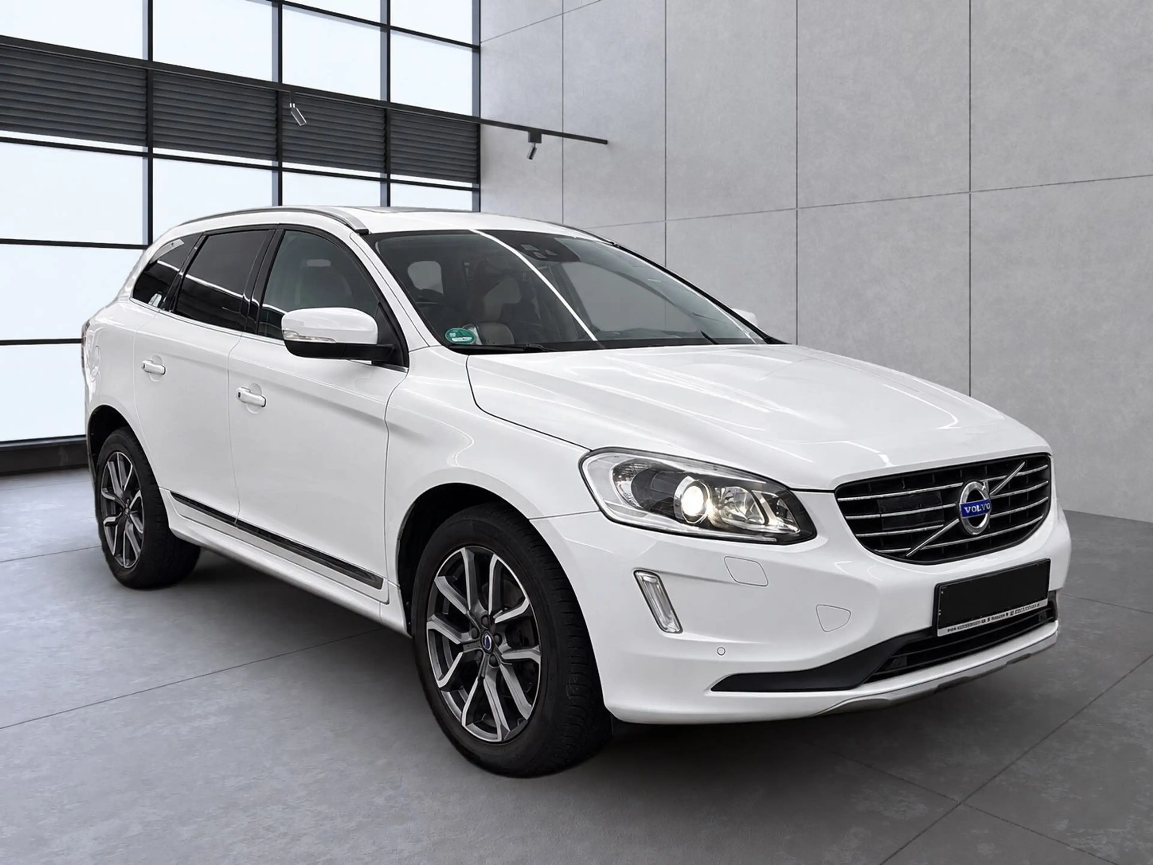 Volvo XC60 D5 AWD Summum, Leder, Navi, Panorama, ACC