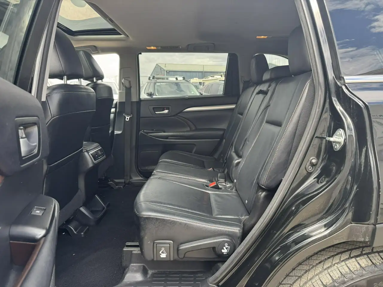Toyota Highlander снимка Toyota Highlander