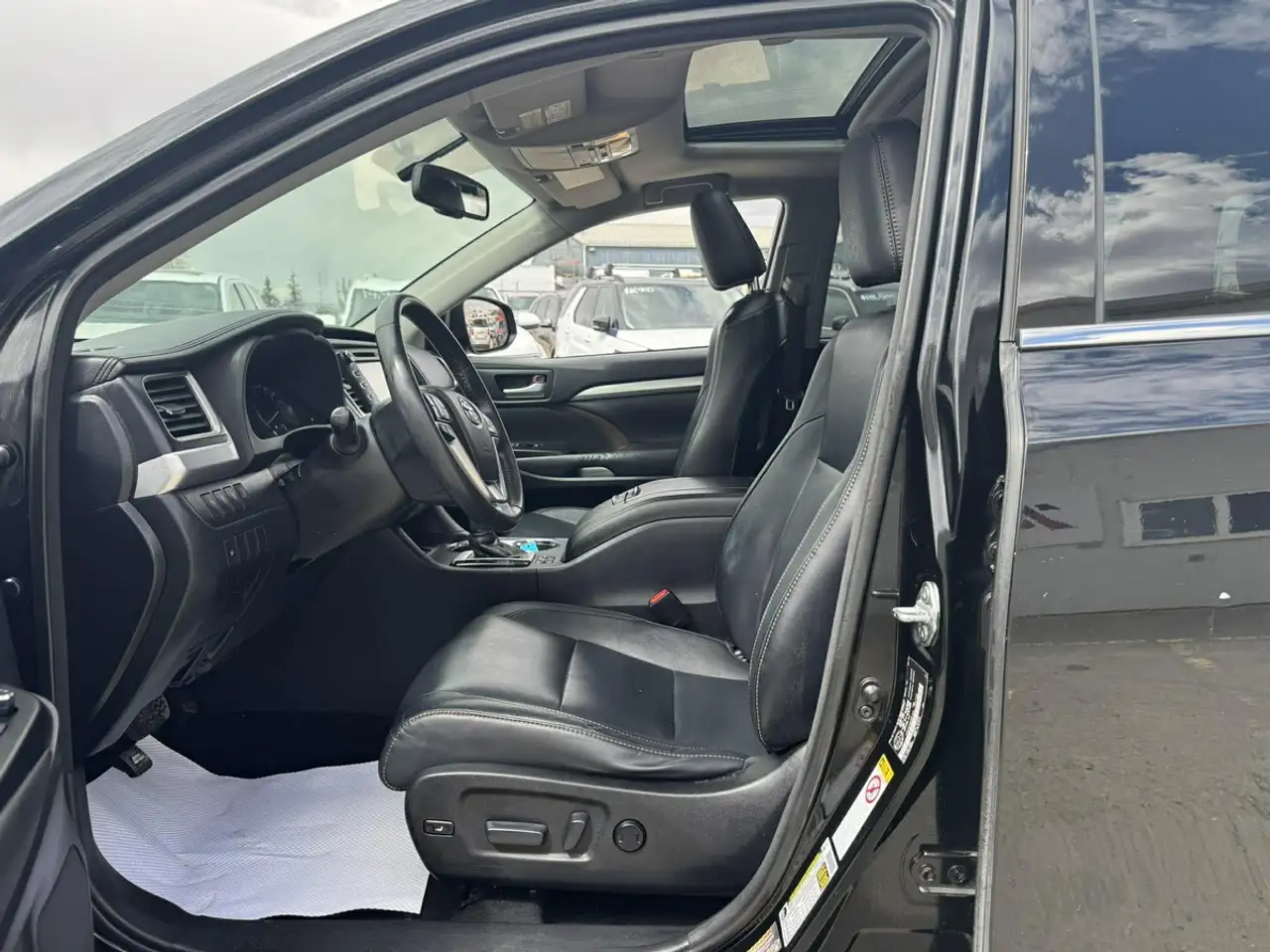 Toyota Highlander снимка Toyota Highlander