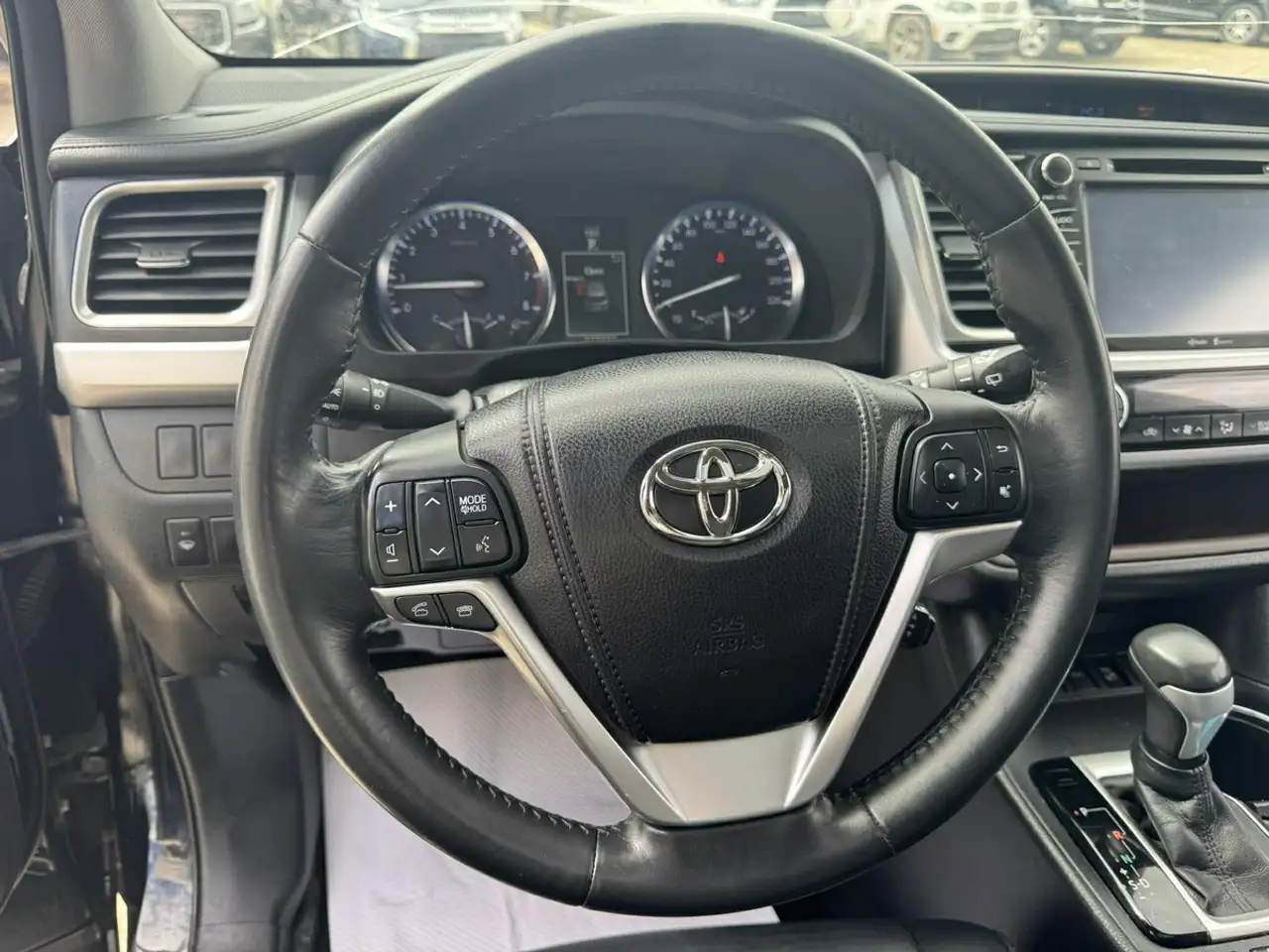 Toyota Highlander снимка Toyota Highlander