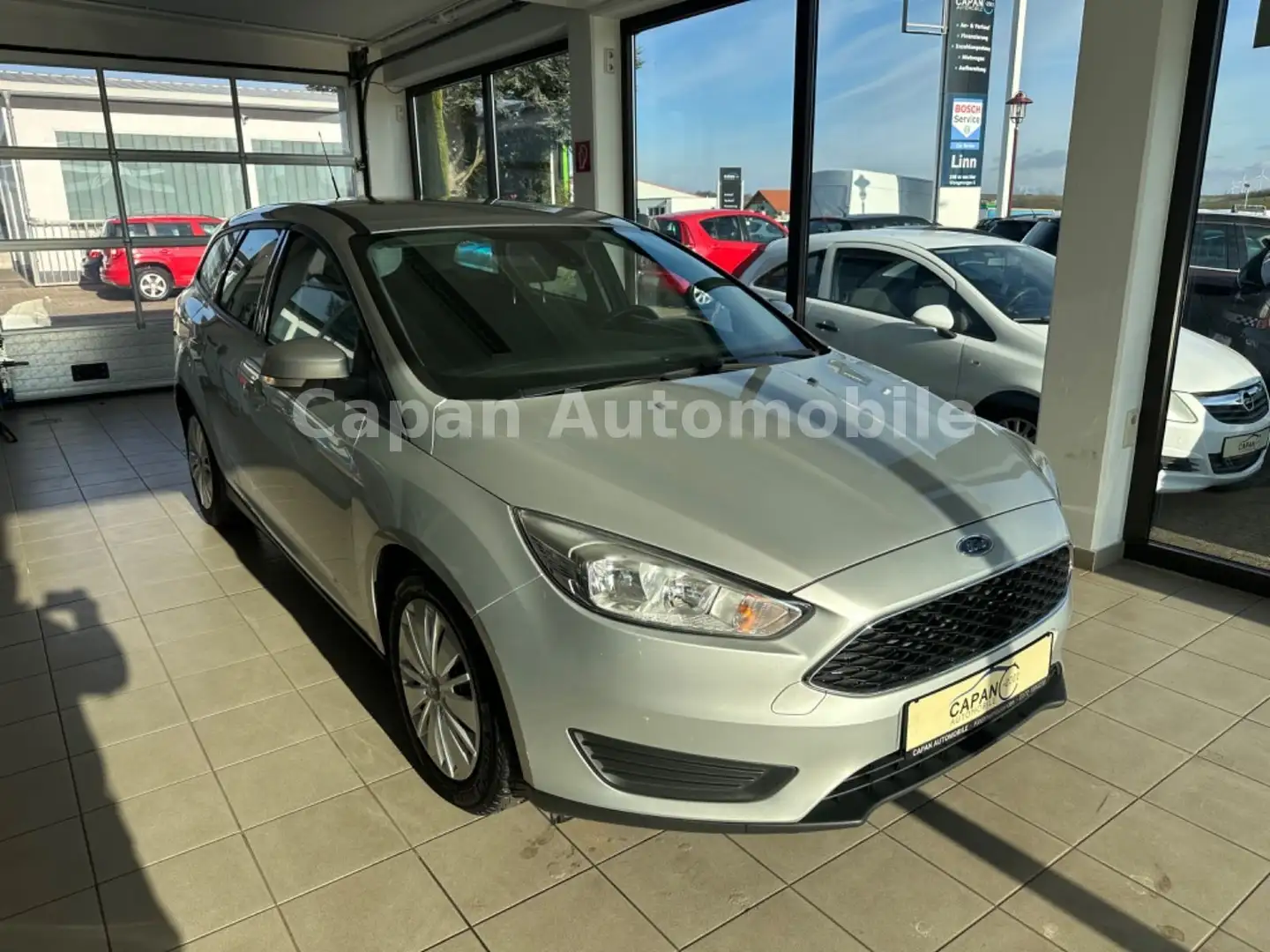 Ford Focus Turnier Trend Klima/Scheckheft/EURO6 Plateado - 1