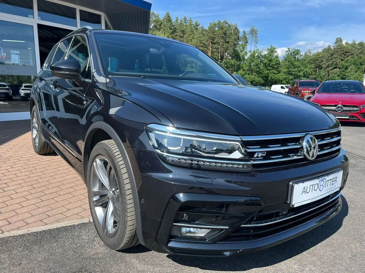 Volkswagen Tiguan 2.0 TDI Highline R-Line AHK|PANO|STDHZG Schwarz - 1