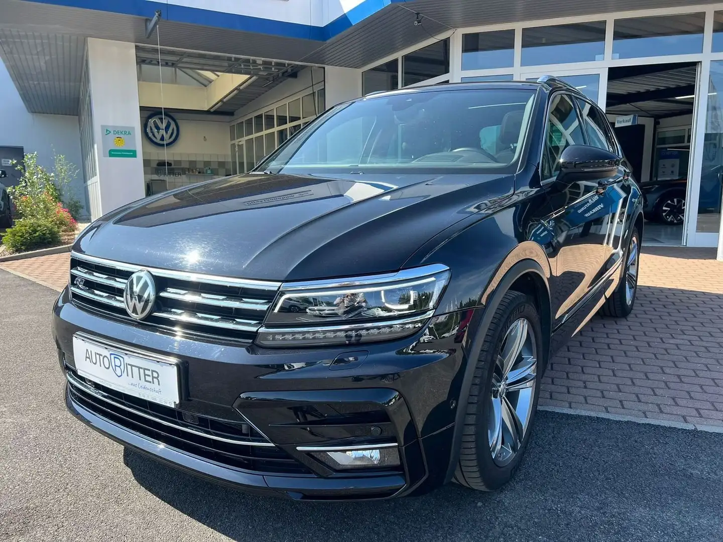 Volkswagen Tiguan 2.0 TDI Highline R-Line AHK|PANO|STDHZG Schwarz - 2