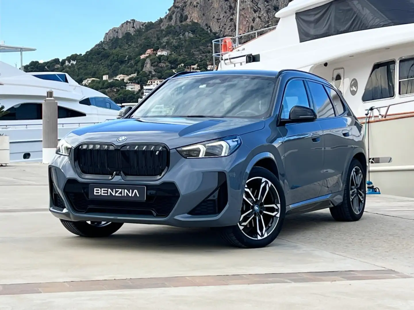 BMW iX1 xDrive30A M Sport Azul - 1