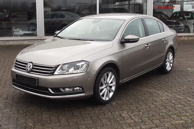 Volkswagen Passat Lim. Highline/Sitzklima/Lane Assist/ACC