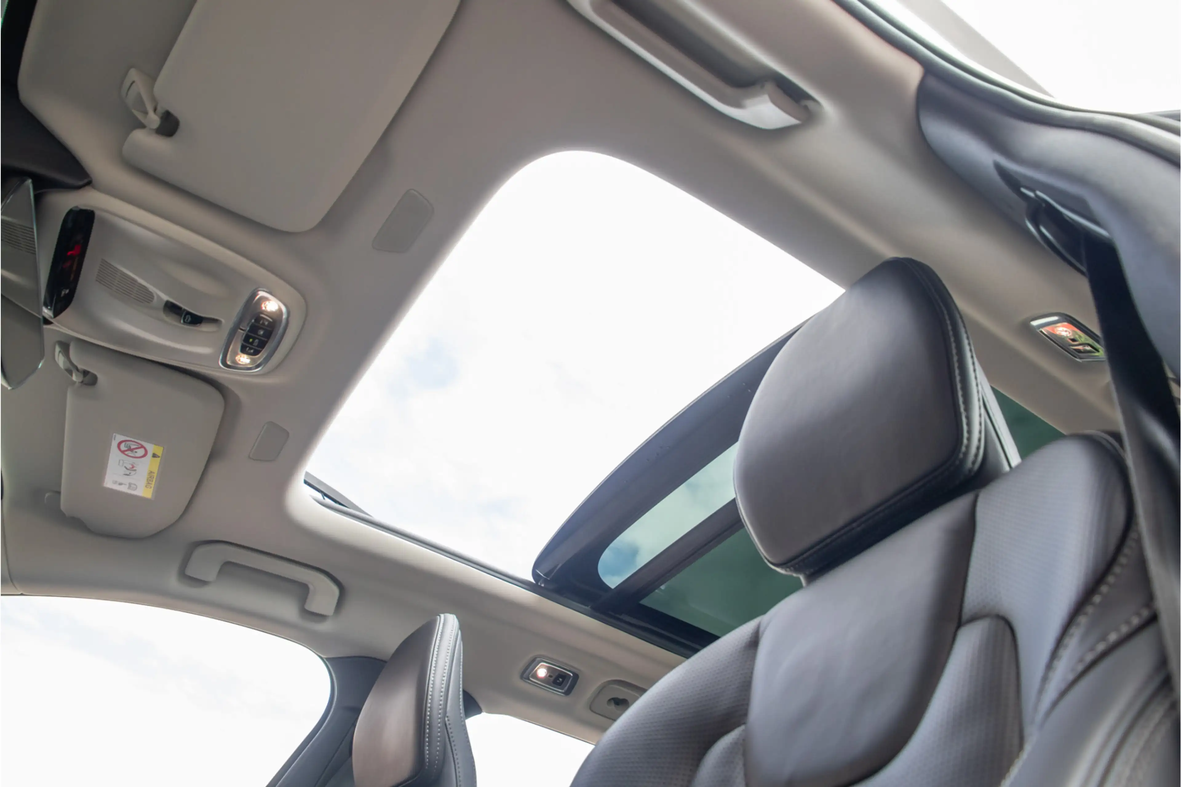 Volvo V60 Cross Country B5 AWD Pro, Origineel NL, Nappaleder, Stoelkoeling — photo 14