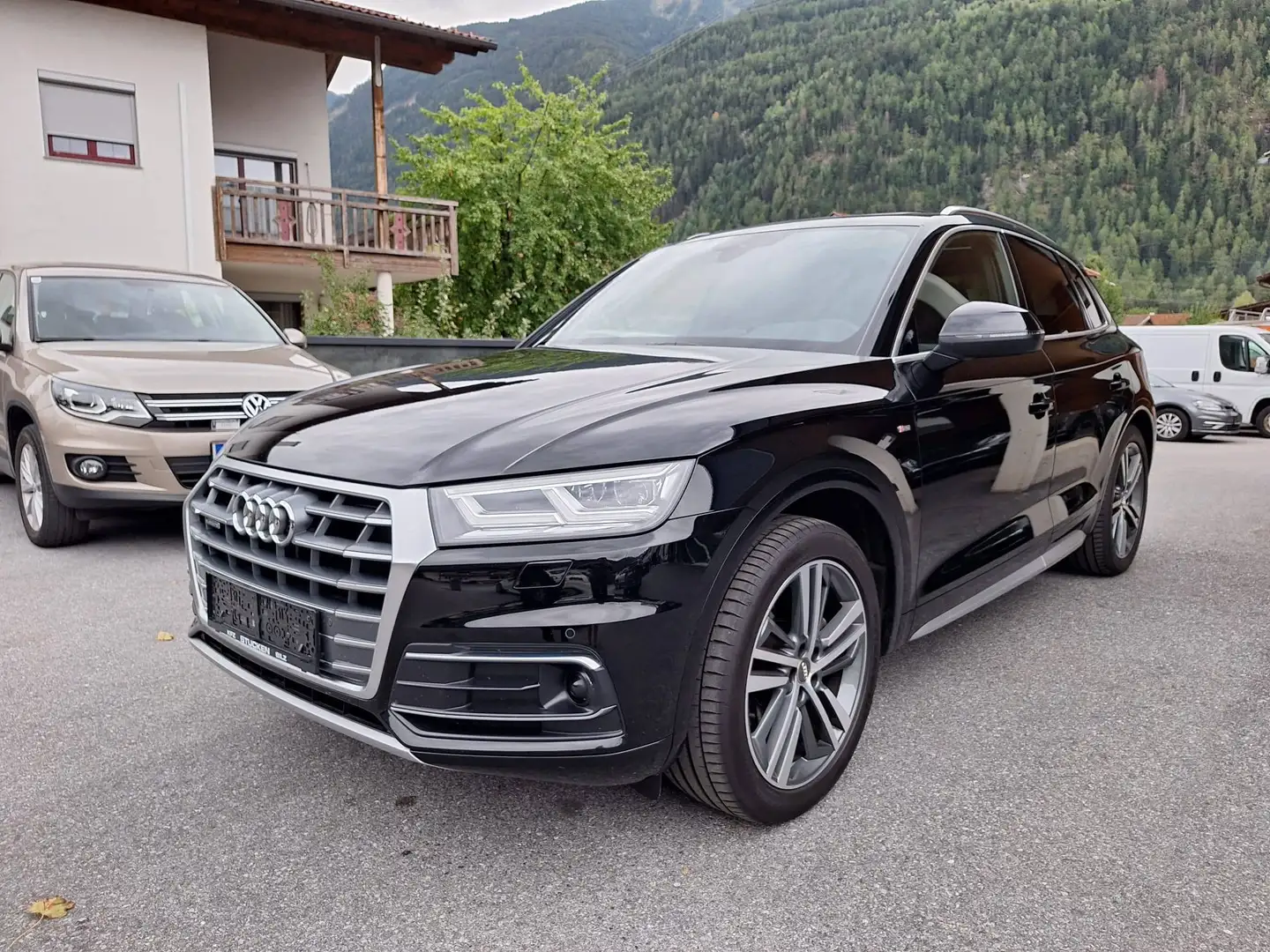 Audi Q5 40 TDI quattro sport S-Line Schwarz - 1
