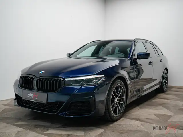 BMW 5 Series view 8