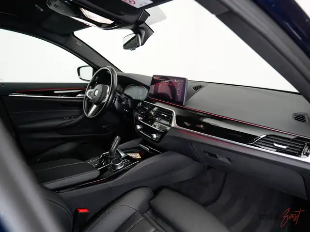 BMW 5 Series view 14
