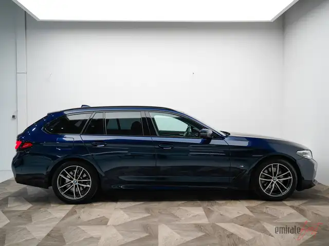 BMW 5 Series view 4