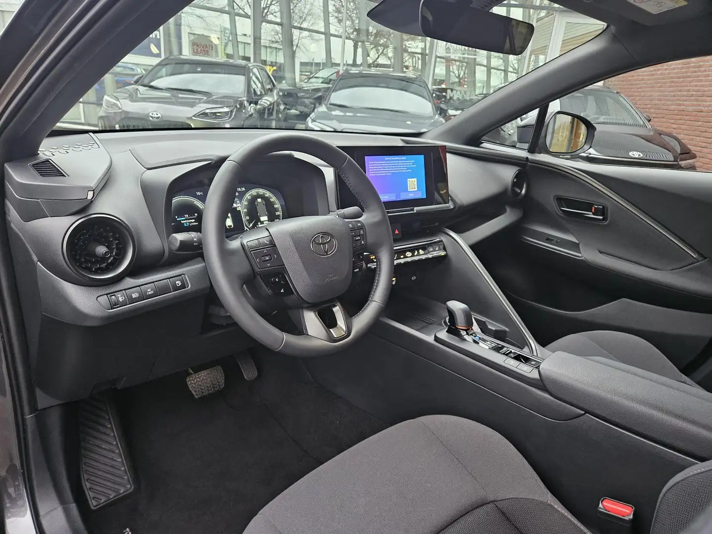 Toyota C-HR 2.0 Plug-in Hybrid 220 DYNAMIC WARMTEPOMP STOEL/ST Grau - 2