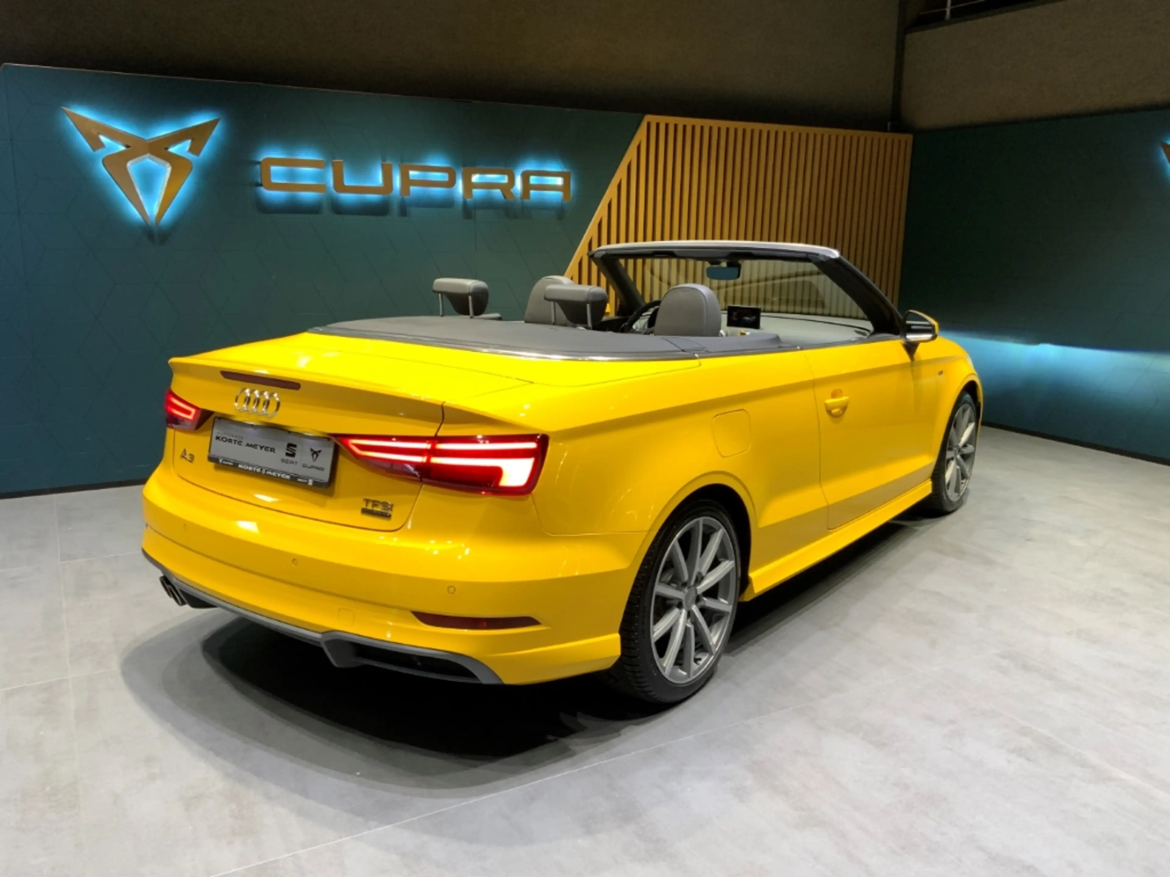 Audi A3 Cabrio S-Line 2.0TFSI s-Tronic quattro+Navi — photo 11