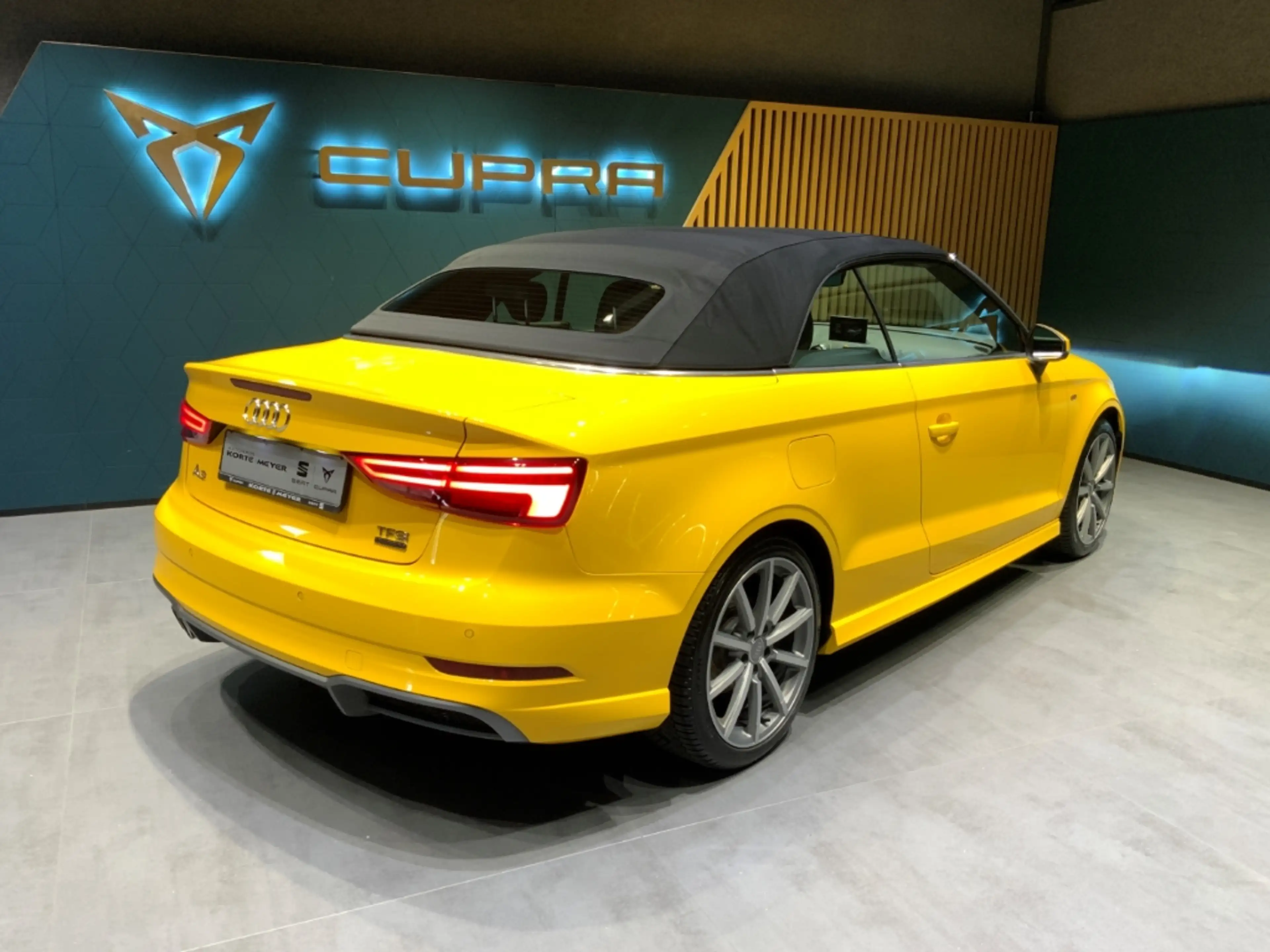 Audi A3 Cabrio S-Line 2.0TFSI s-Tronic quattro+Navi — photo 10