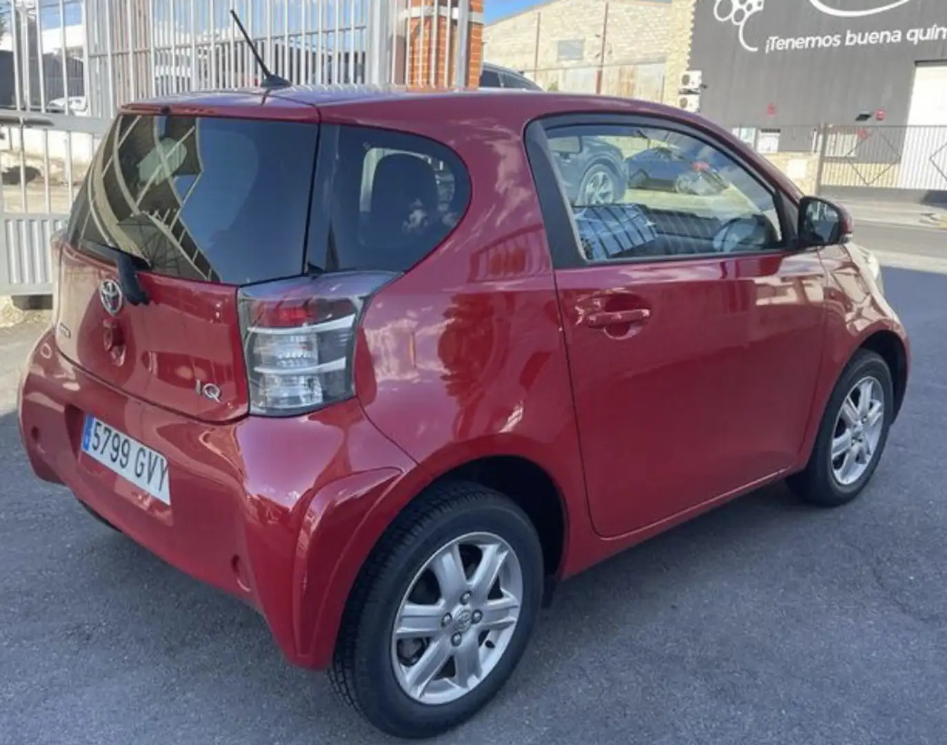 Toyota iQ 1.0 VVT-i - 2