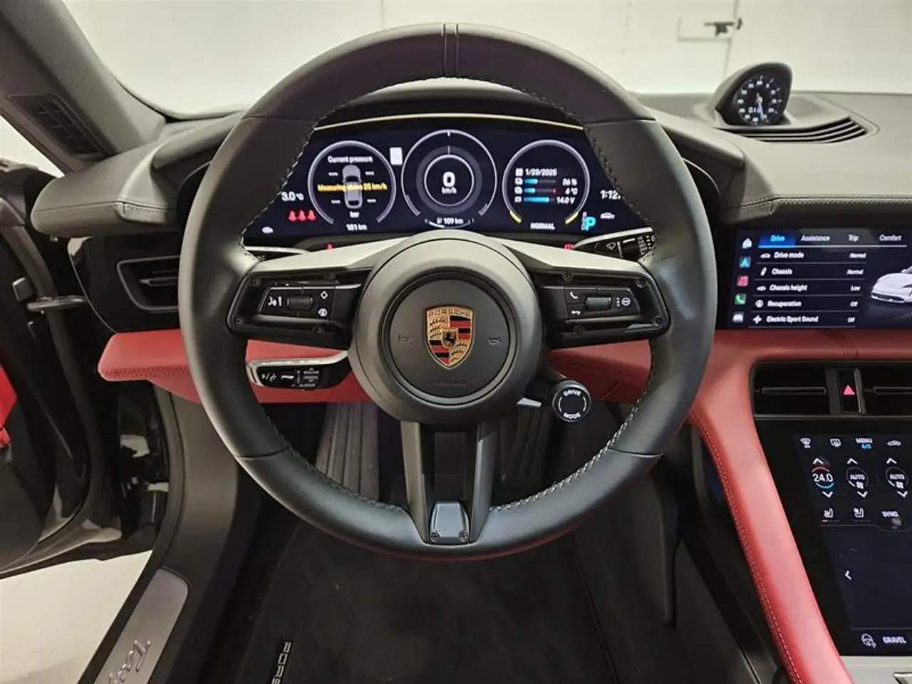 Porsche Taycan снимка Porsche Taycan
