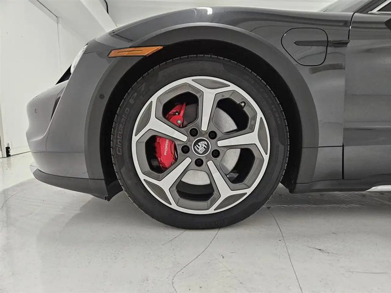Porsche Taycan снимка Porsche Taycan